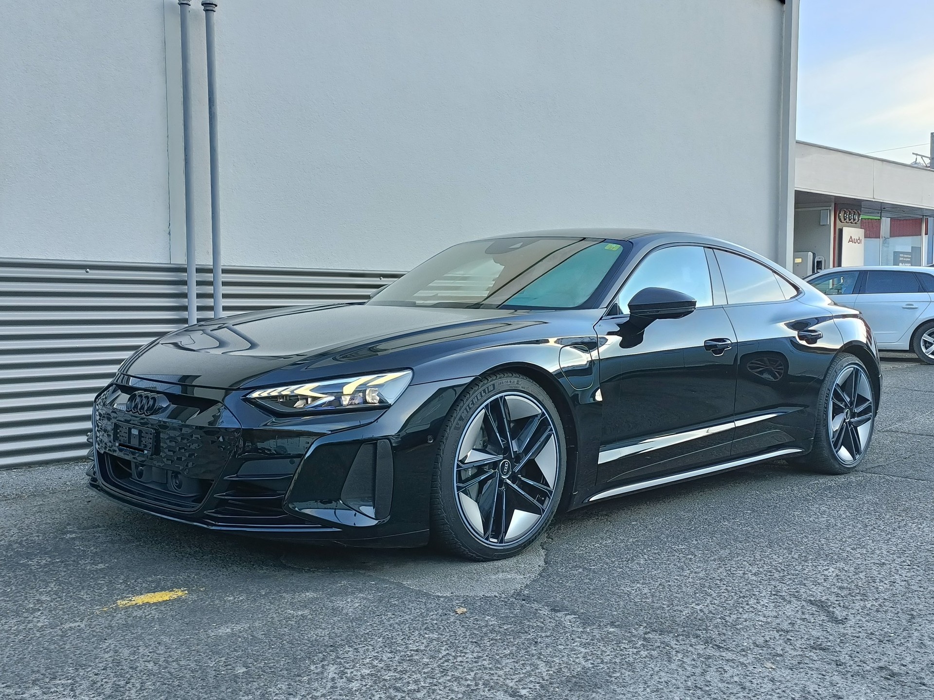 AUDI RS e-tron GT quattro-image-6