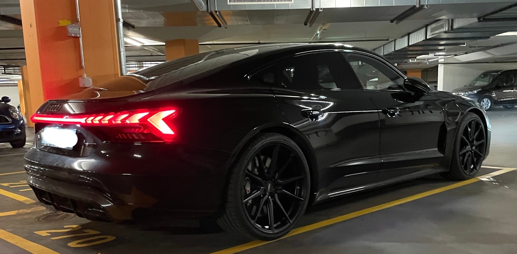 AUDI RS e-tron GT quattro