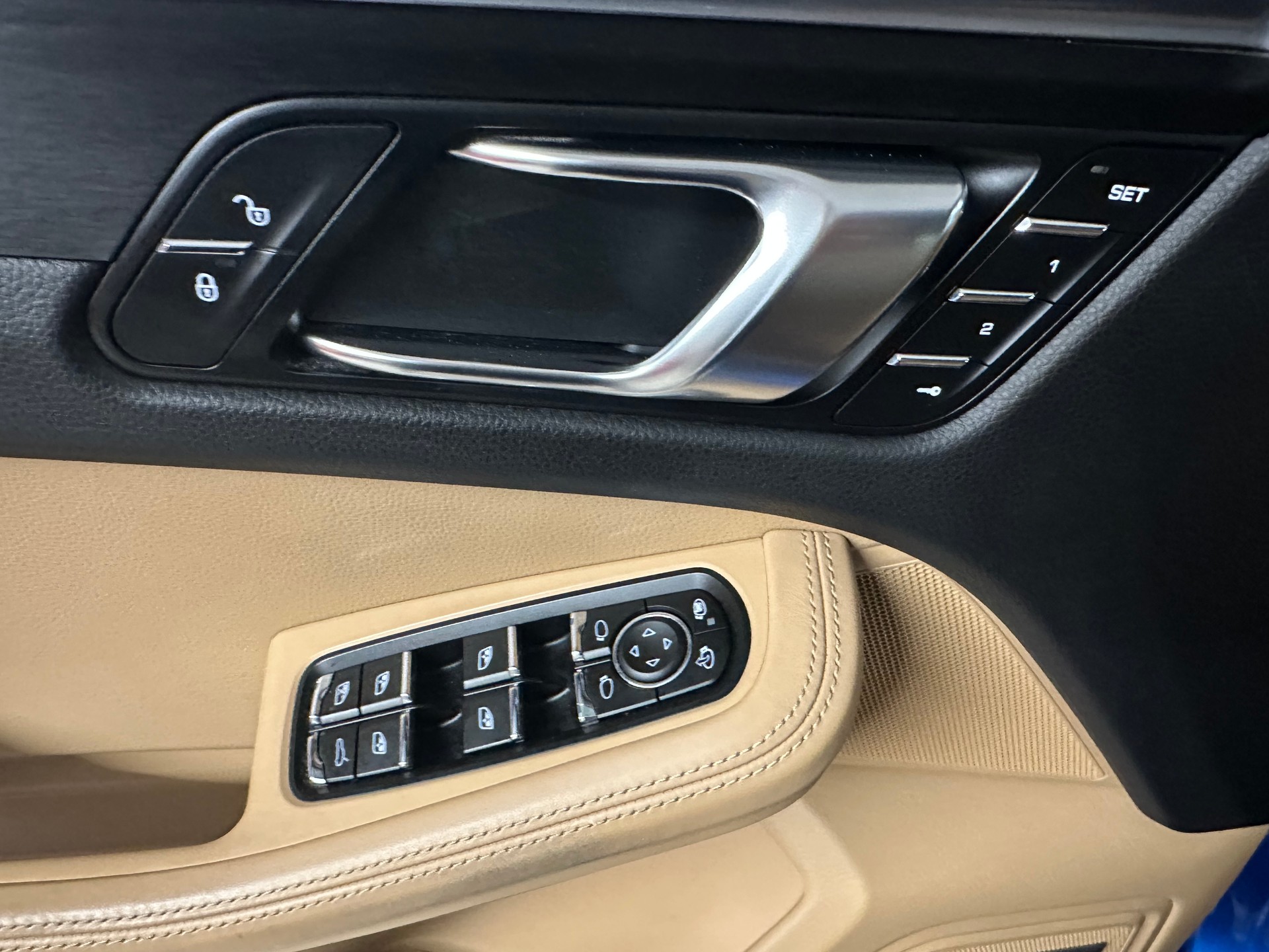 PORSCHE Macan GTS PDK PANO LUFTFAHRWERK 18 FACH SPORTSITZE VOLLLEDER 360 KAMERA BOSE SOUND NATURLEDER-image-26
