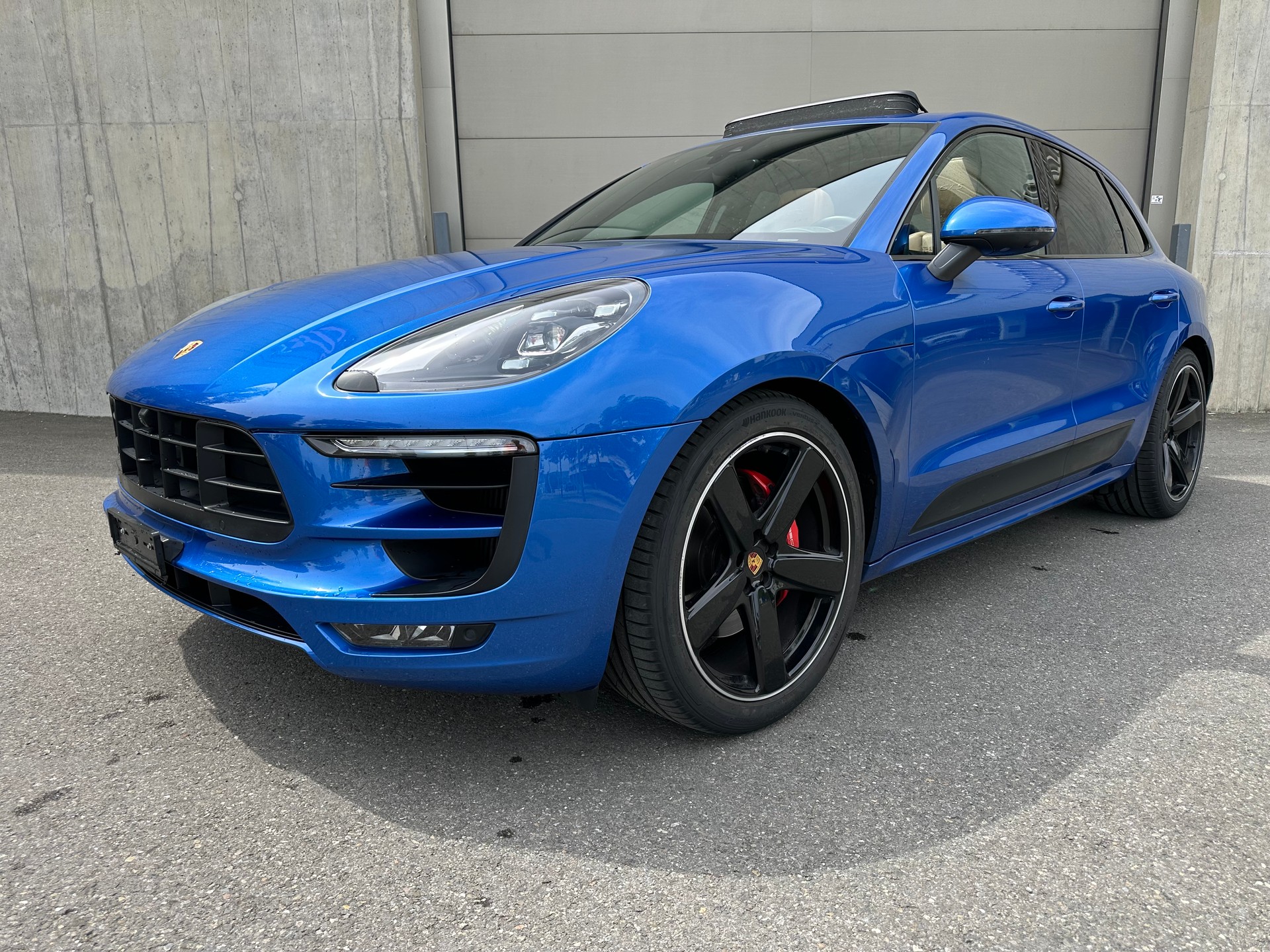 PORSCHE Macan GTS PDK PANO LUFTFAHRWERK 18 FACH SPORTSITZE VOLLLEDER 360 KAMERA BOSE SOUND NATURLEDER-image-3