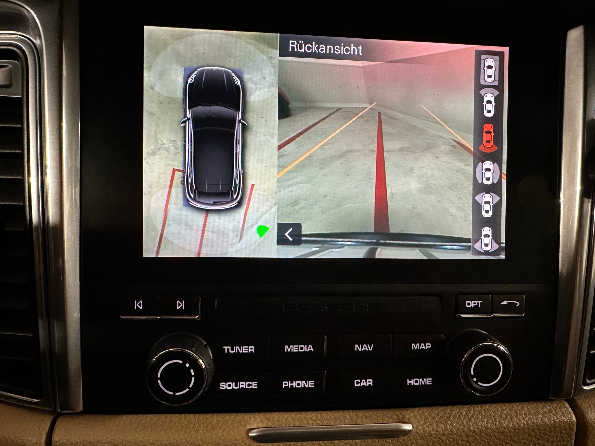 PORSCHE Macan GTS PDK PANO LUFTFAHRWERK 18 FACH SPORTSITZE VOLLLEDER 360 KAMERA BOSE SOUND NATURLEDER-image-19
