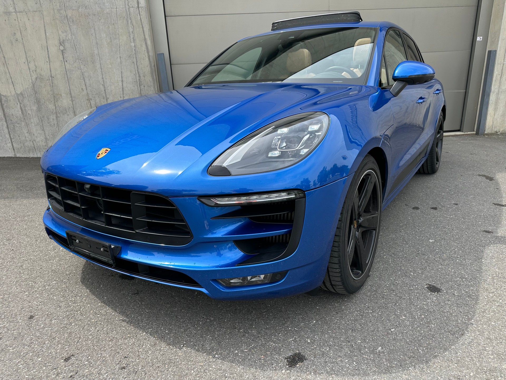 PORSCHE Macan GTS PDK PANO LUFTFAHRWERK 18 FACH SPORTSITZE VOLLLEDER 360 KAMERA BOSE SOUND NATURLEDER-image-1