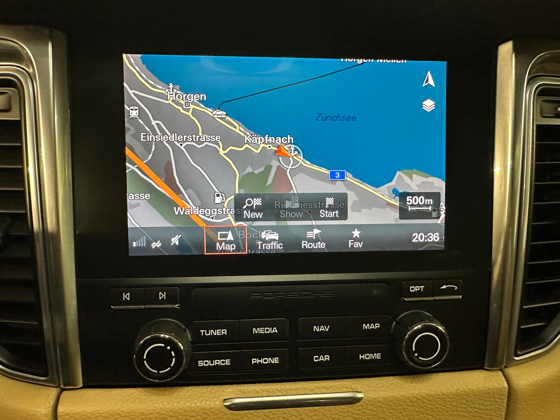 PORSCHE Macan GTS PDK PANO LUFTFAHRWERK 18 FACH SPORTSITZE VOLLLEDER 360 KAMERA BOSE SOUND NATURLEDER-image-22