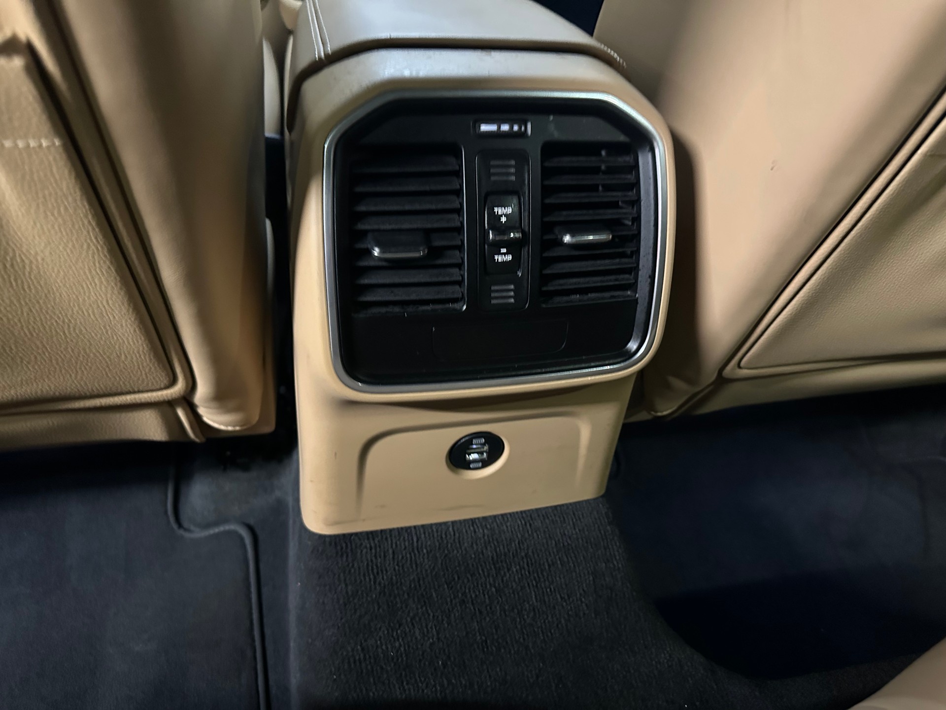 PORSCHE Macan GTS PDK PANO LUFTFAHRWERK 18 FACH SPORTSITZE VOLLLEDER 360 KAMERA BOSE SOUND NATURLEDER-image-27