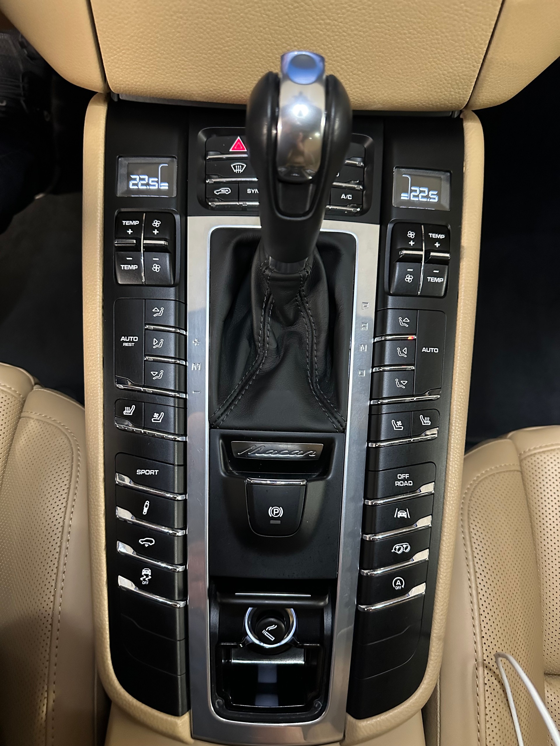 PORSCHE Macan GTS PDK PANO LUFTFAHRWERK 18 FACH SPORTSITZE VOLLLEDER 360 KAMERA BOSE SOUND NATURLEDER-image-18