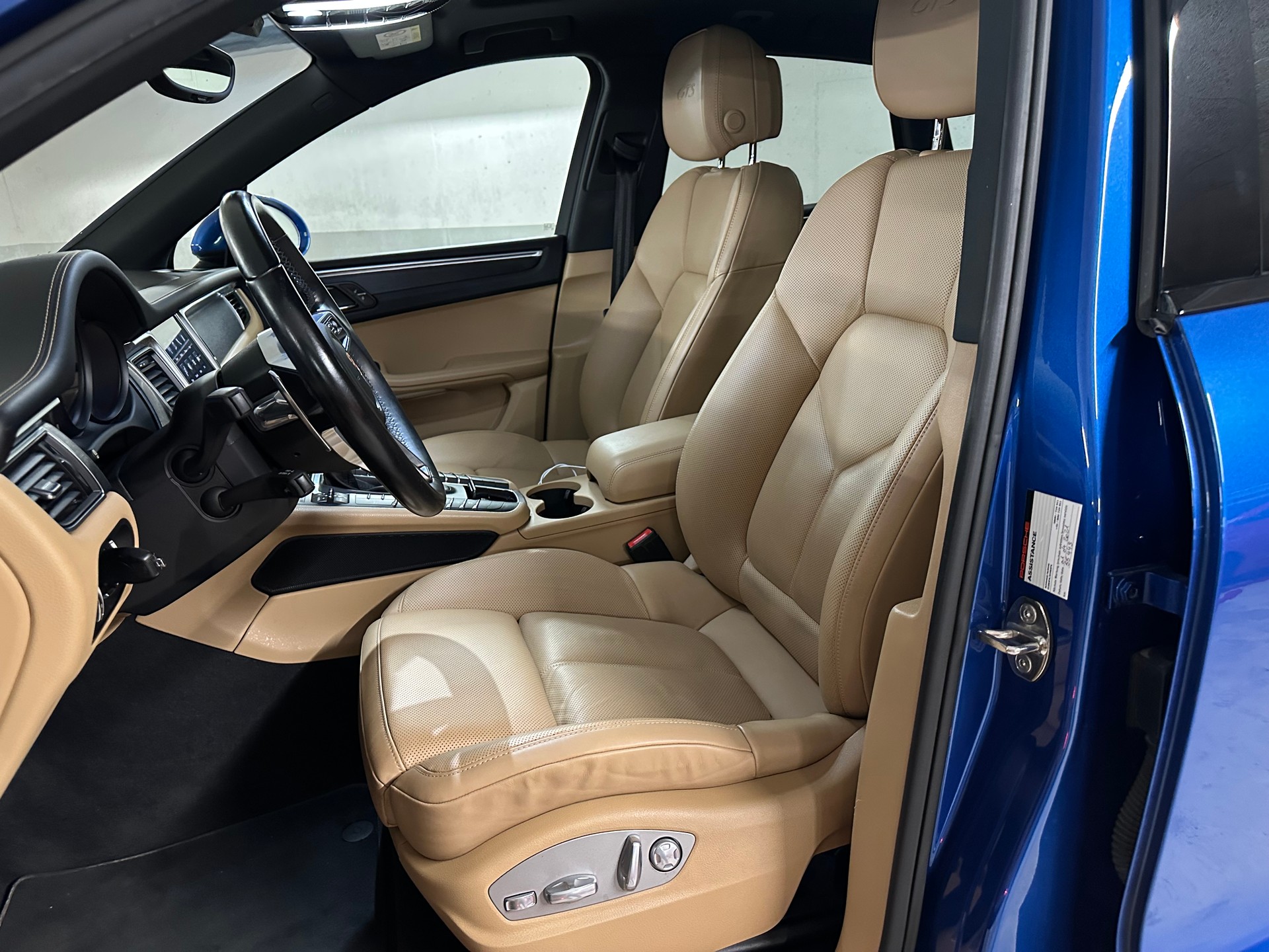 PORSCHE Macan GTS PDK PANO LUFTFAHRWERK 18 FACH SPORTSITZE VOLLLEDER 360 KAMERA BOSE SOUND NATURLEDER-image-15
