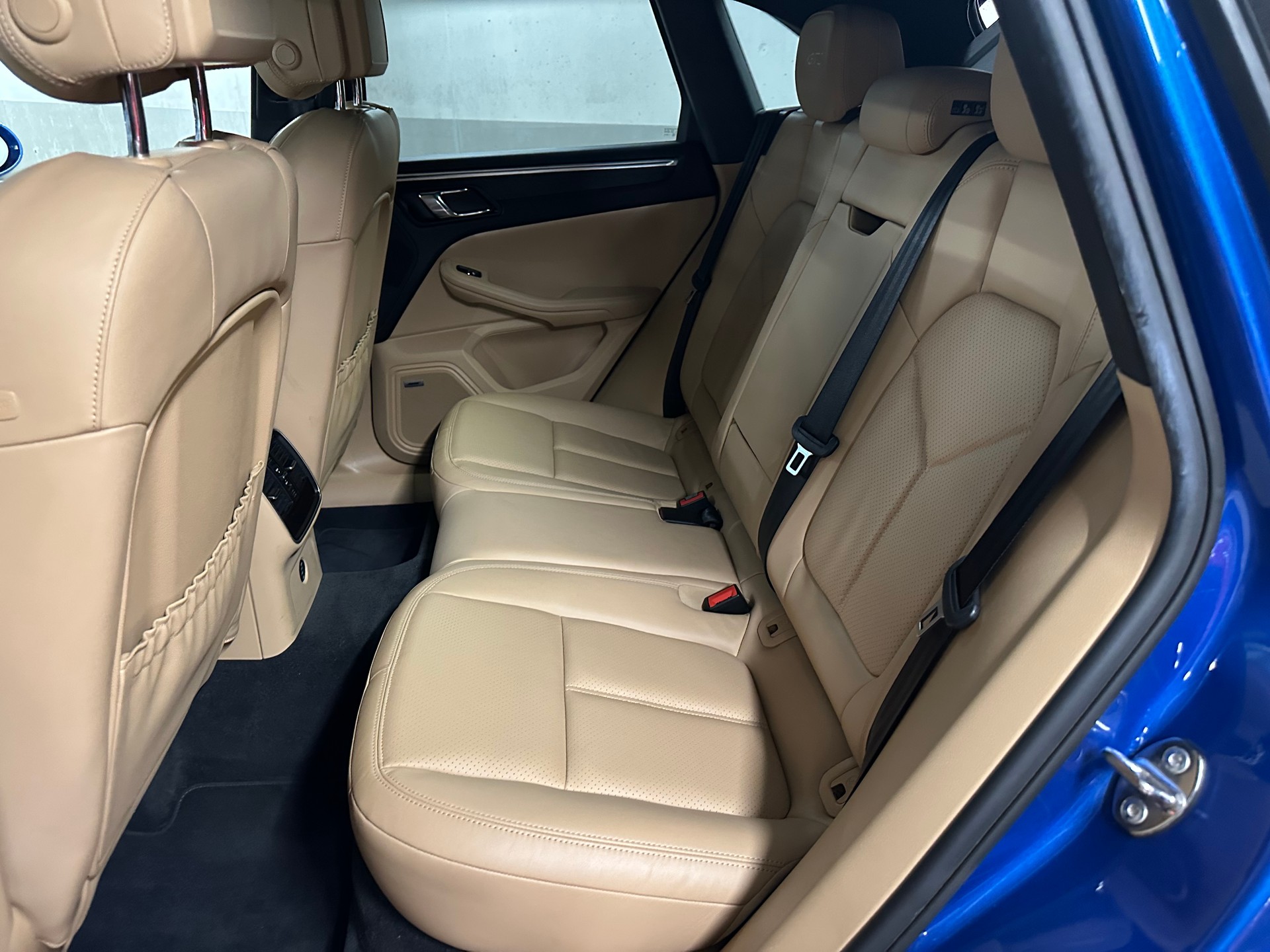 PORSCHE Macan GTS PDK PANO LUFTFAHRWERK 18 FACH SPORTSITZE VOLLLEDER 360 KAMERA BOSE SOUND NATURLEDER-image-17