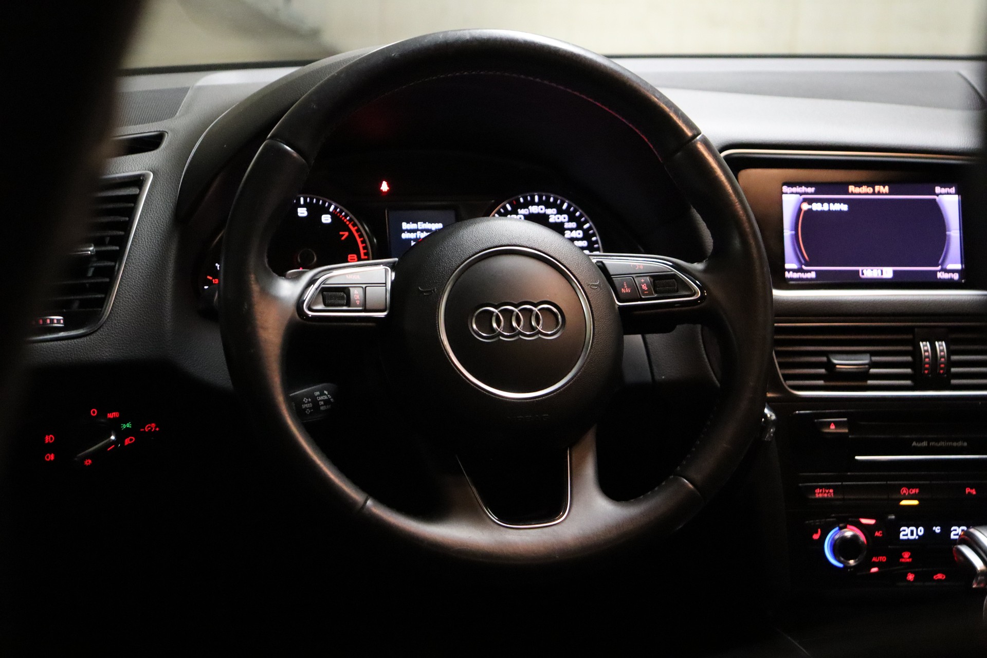 AUDI Q5 2.0 TFSI QUATTRO TIPTRONIC **TEMPOMAT**CH-FAHRZEUG**8-FACH RÄDER**AB MFK**-image-13