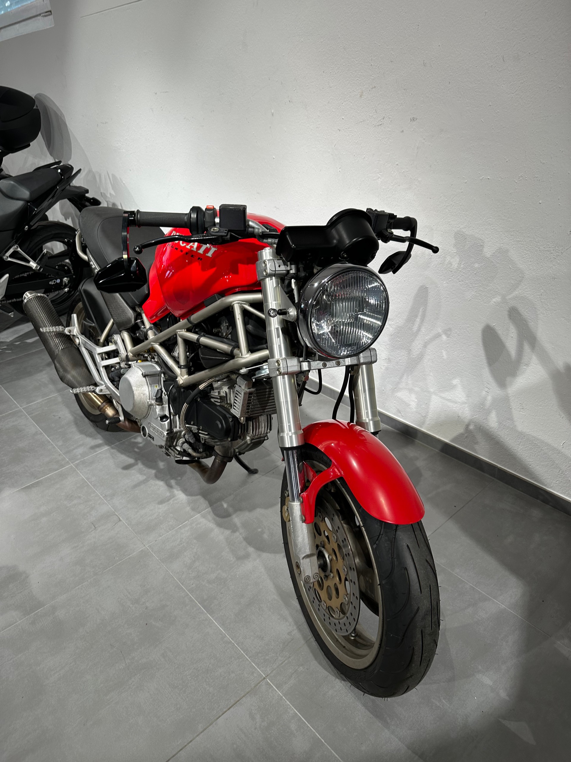 DUCATI Monster 900-image-1