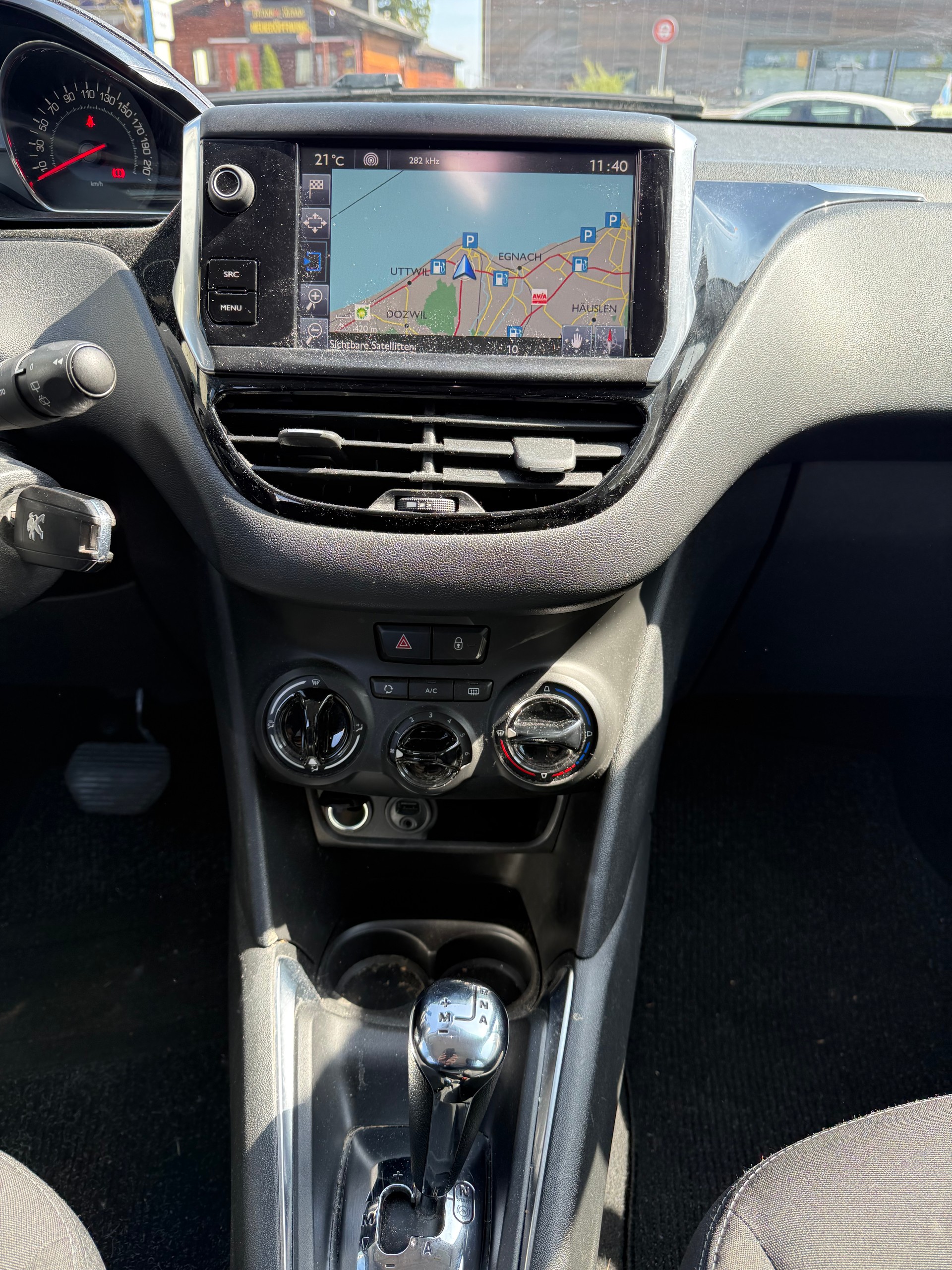 PEUGEOT 208 1.2 e-VTI Active EGS5-image-7