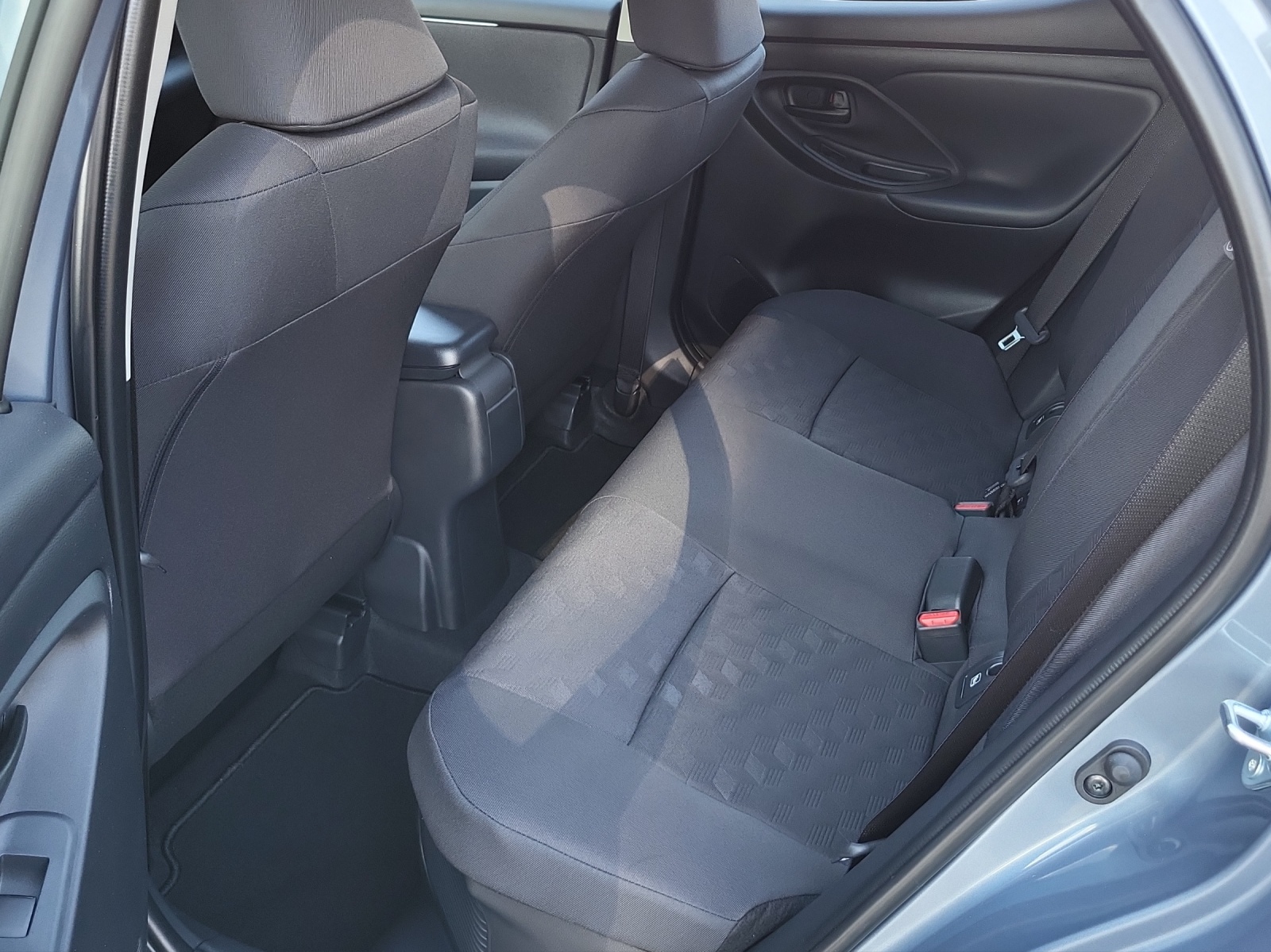 TOYOTA Yaris 1.5 VVT-i HSD Comfort-image-14
