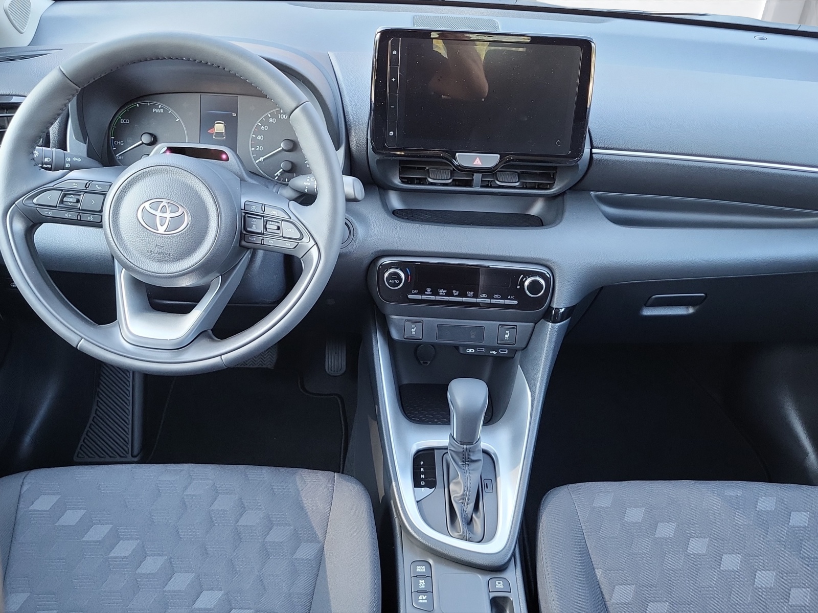 TOYOTA Yaris 1.5 VVT-i HSD Comfort-image-13