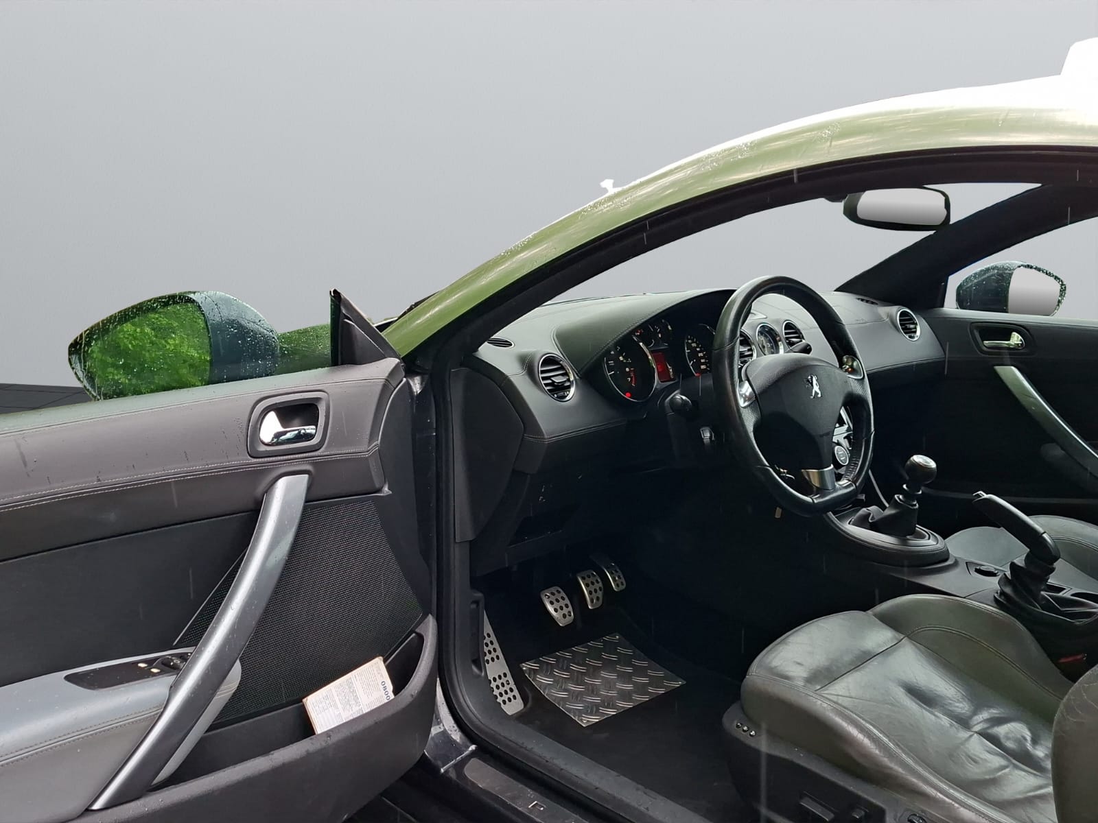 PEUGEOT RCZ 1.6 Turbo Black Yearling-image-11