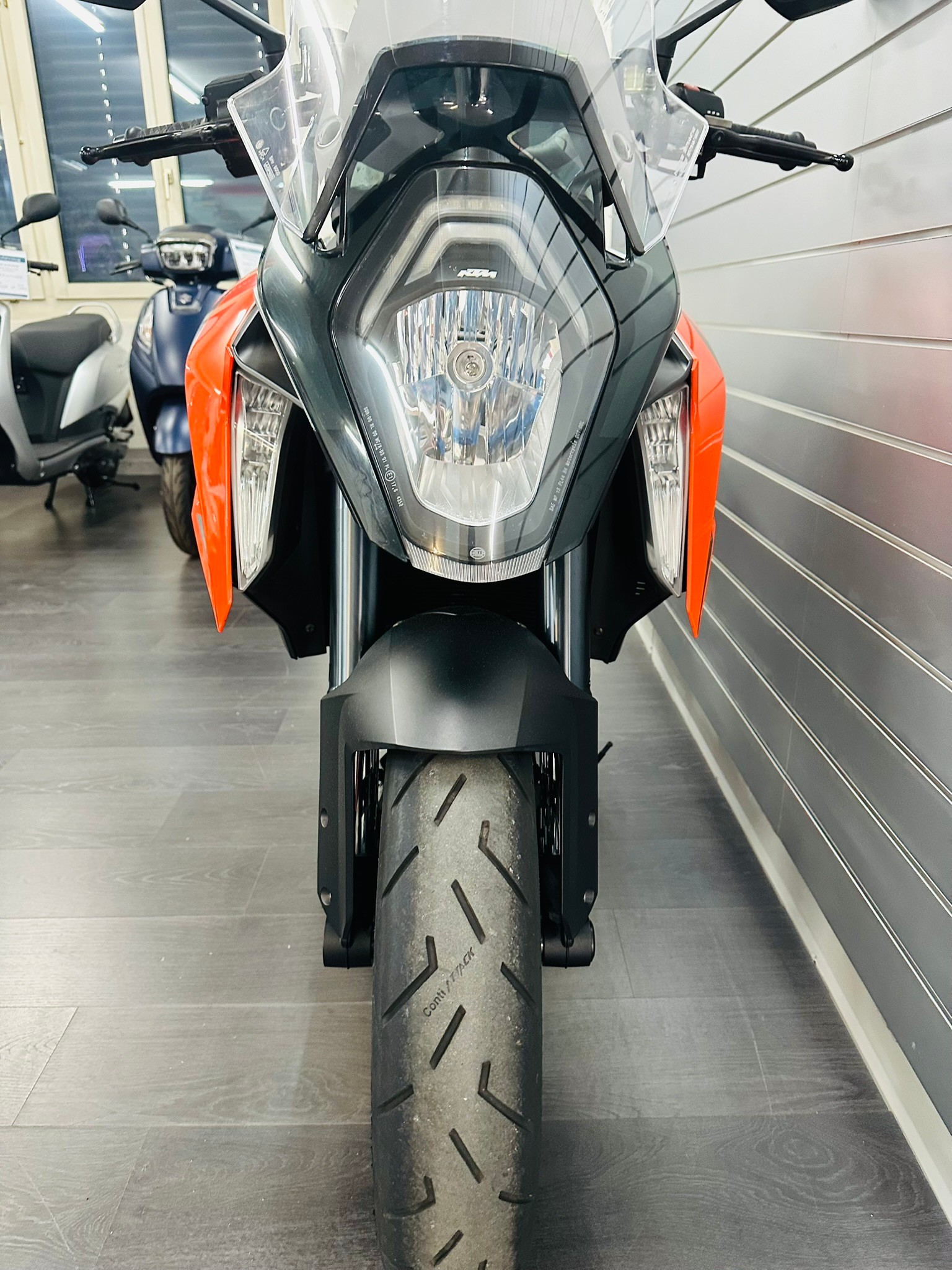 KTM 1290 Super Duke GT-image-4