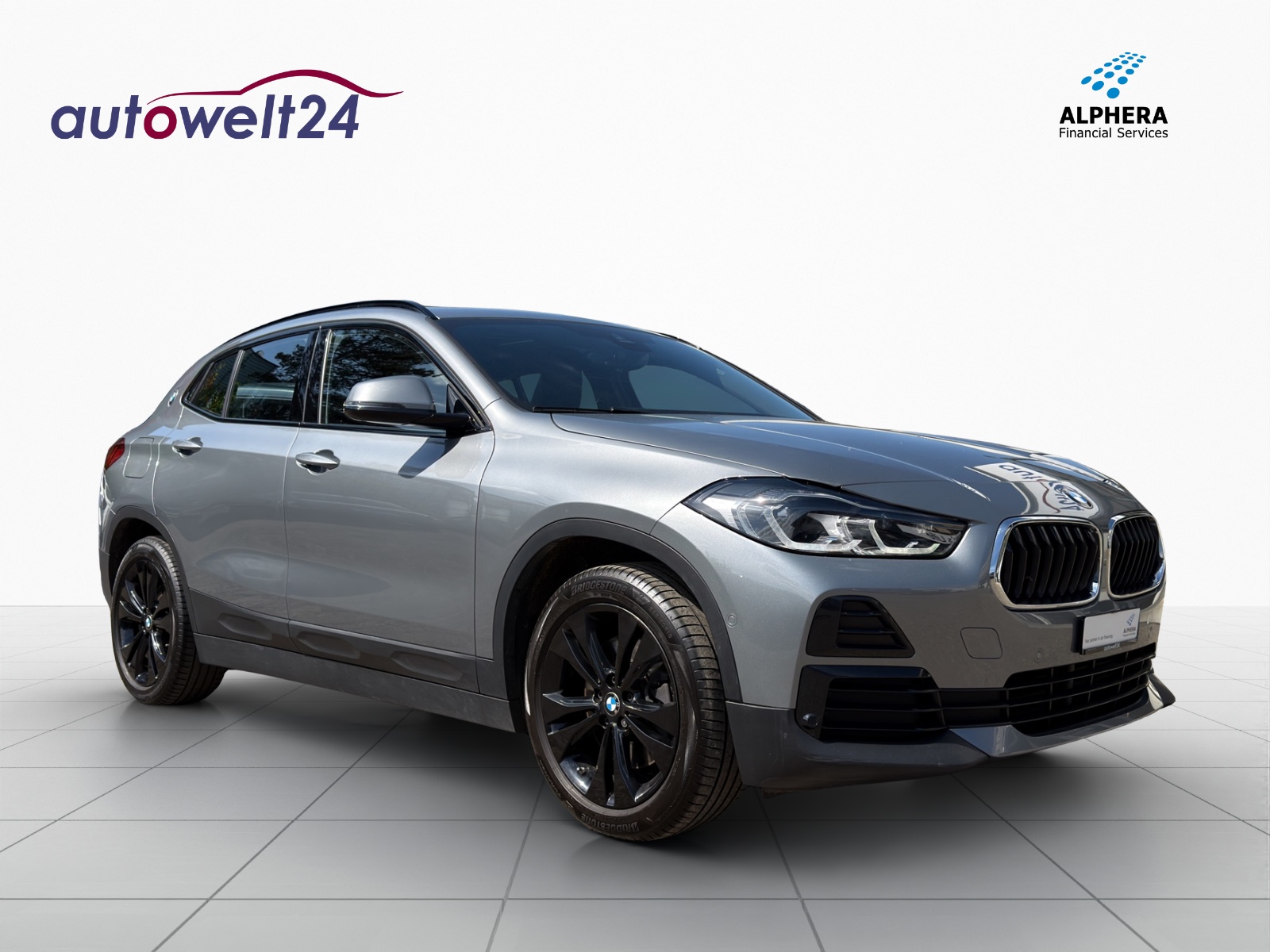 BMW X2 xDrive 20i-showroom-element-2