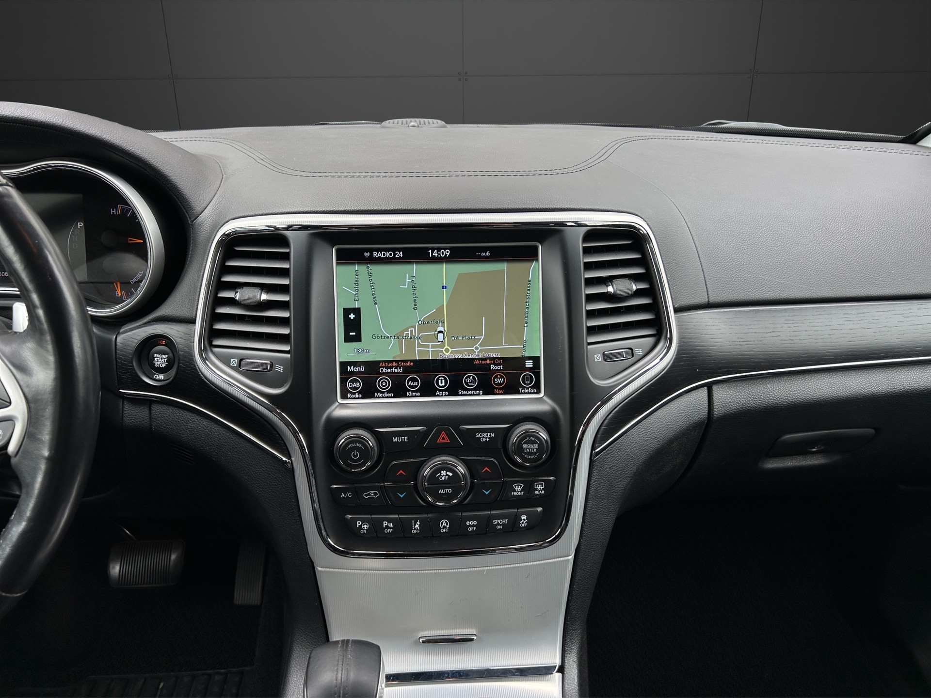JEEP Grand Cherokee 3.0 CRD Summit Automatic-image-8