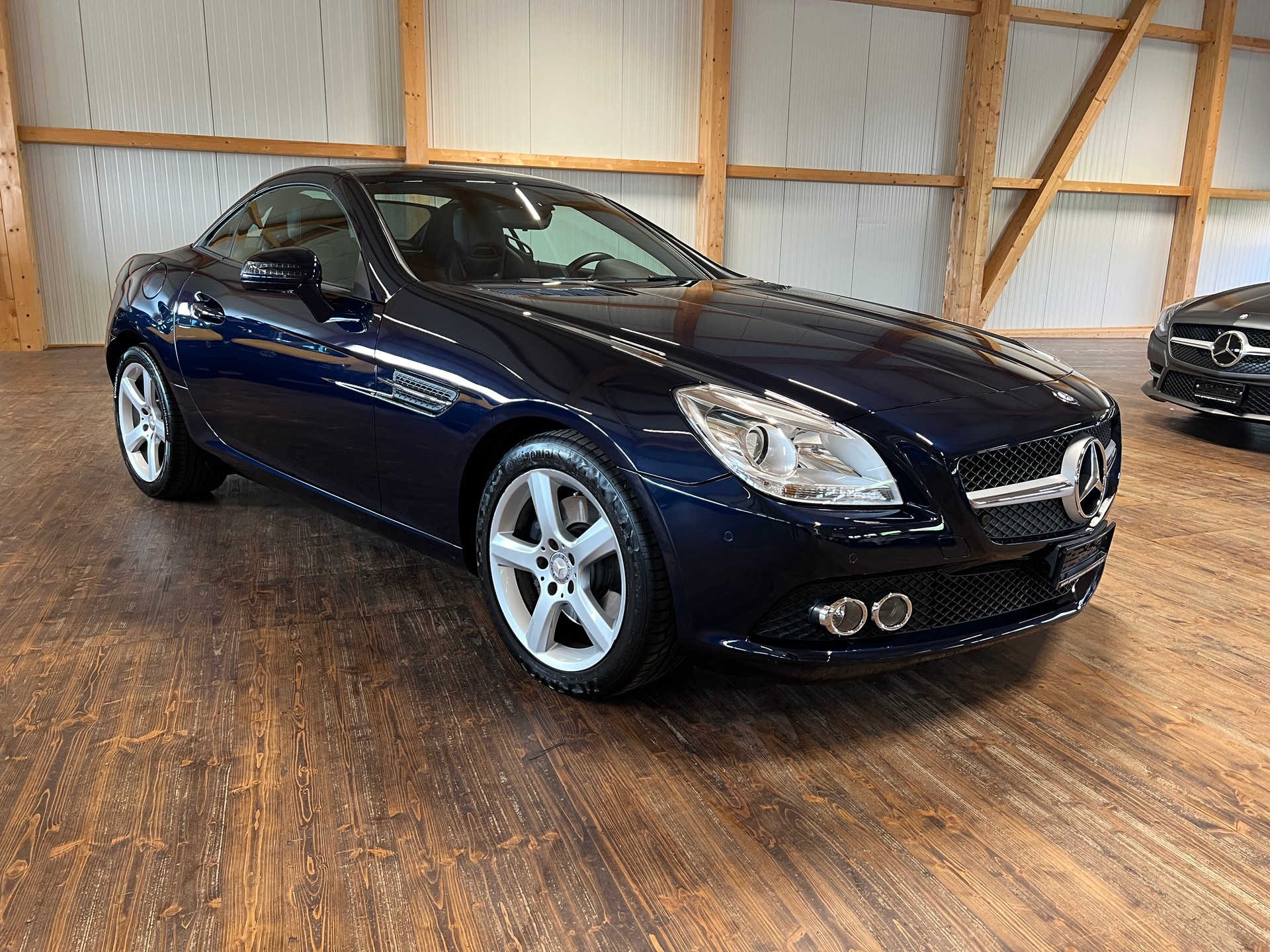 MERCEDES-BENZ SLK 250 7G-Tronic-showroom-element-2