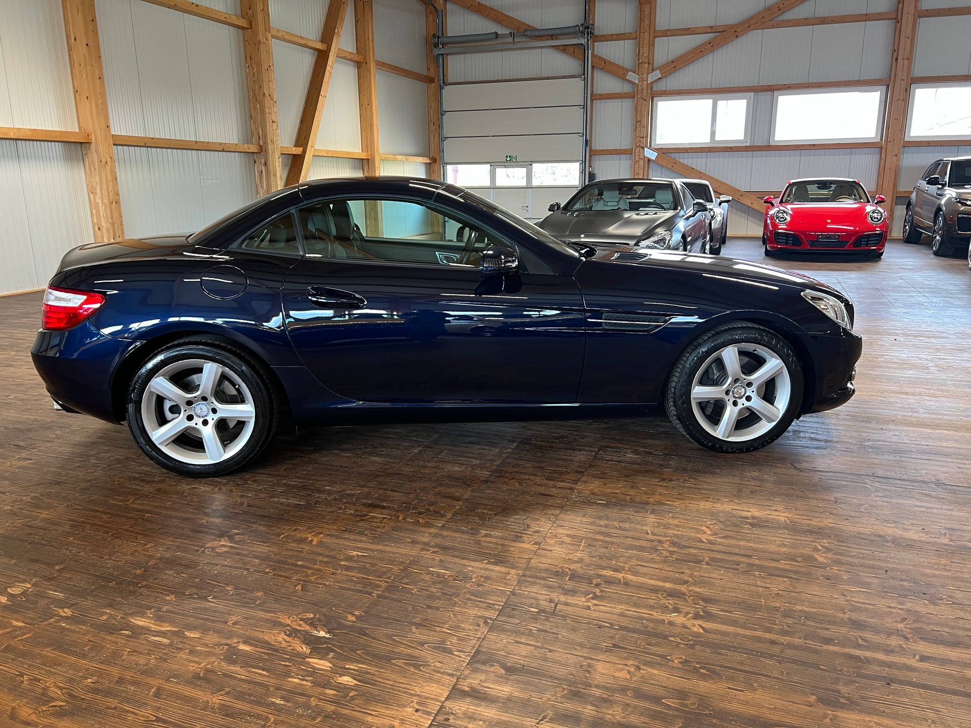 MERCEDES-BENZ SLK 250 7G-Tronic-showroom-element-3