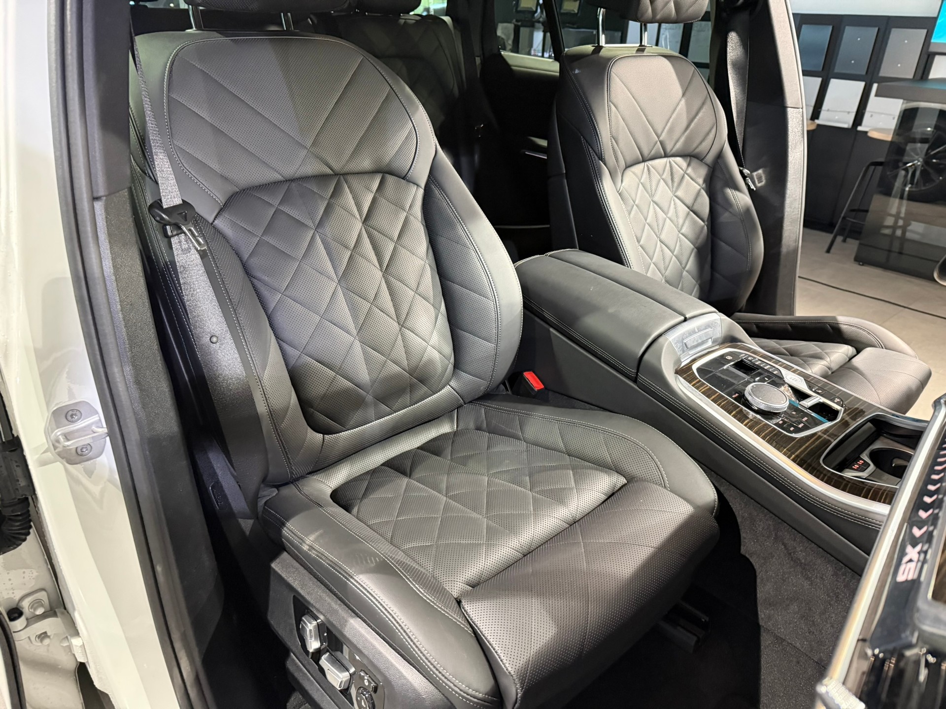 BMW X5 xDrive 48V 30d M Sport Steptronic-image-16