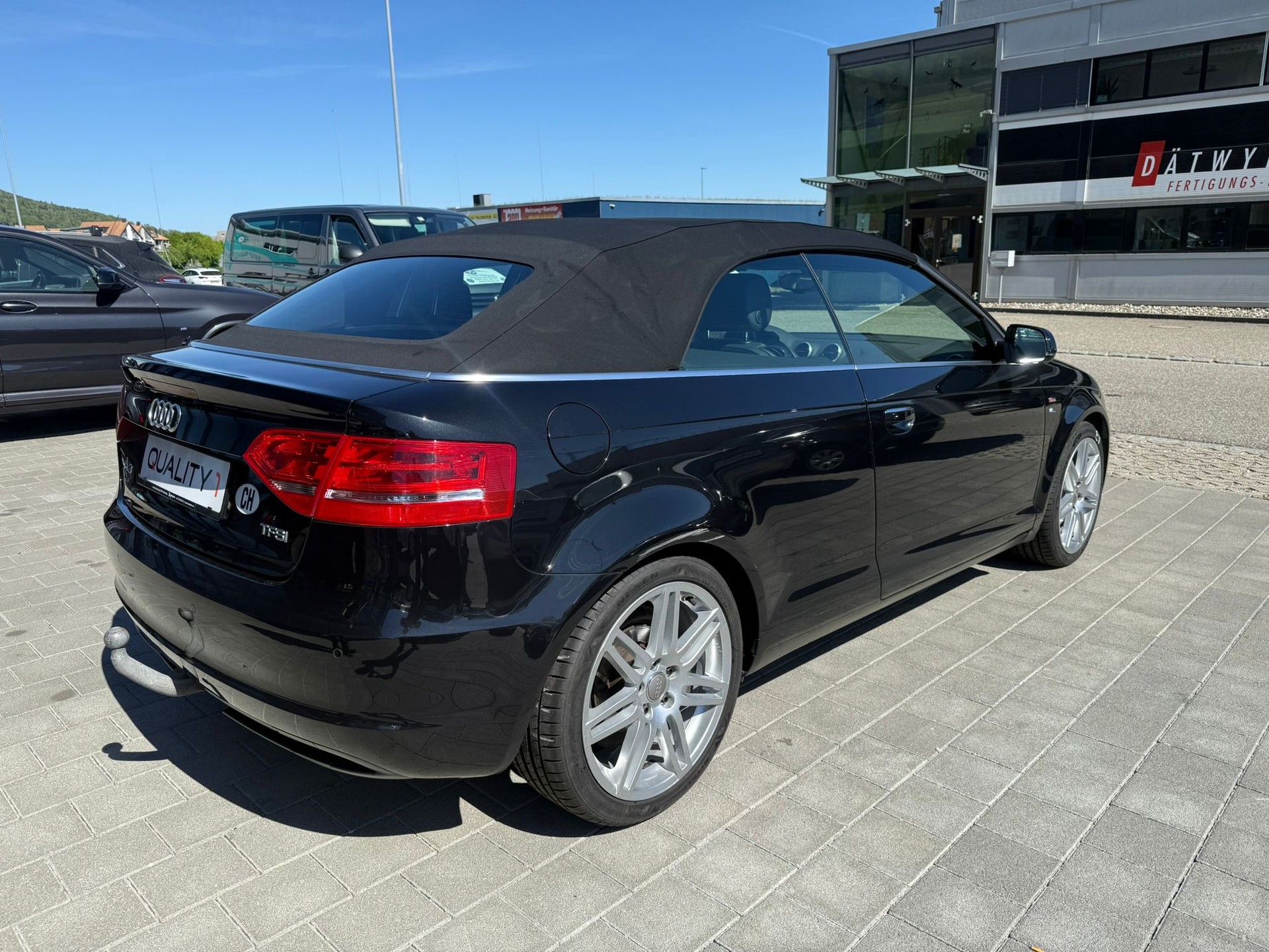 AUDI A3 Cabriolet 1.8 TFSI Ambition-image-8