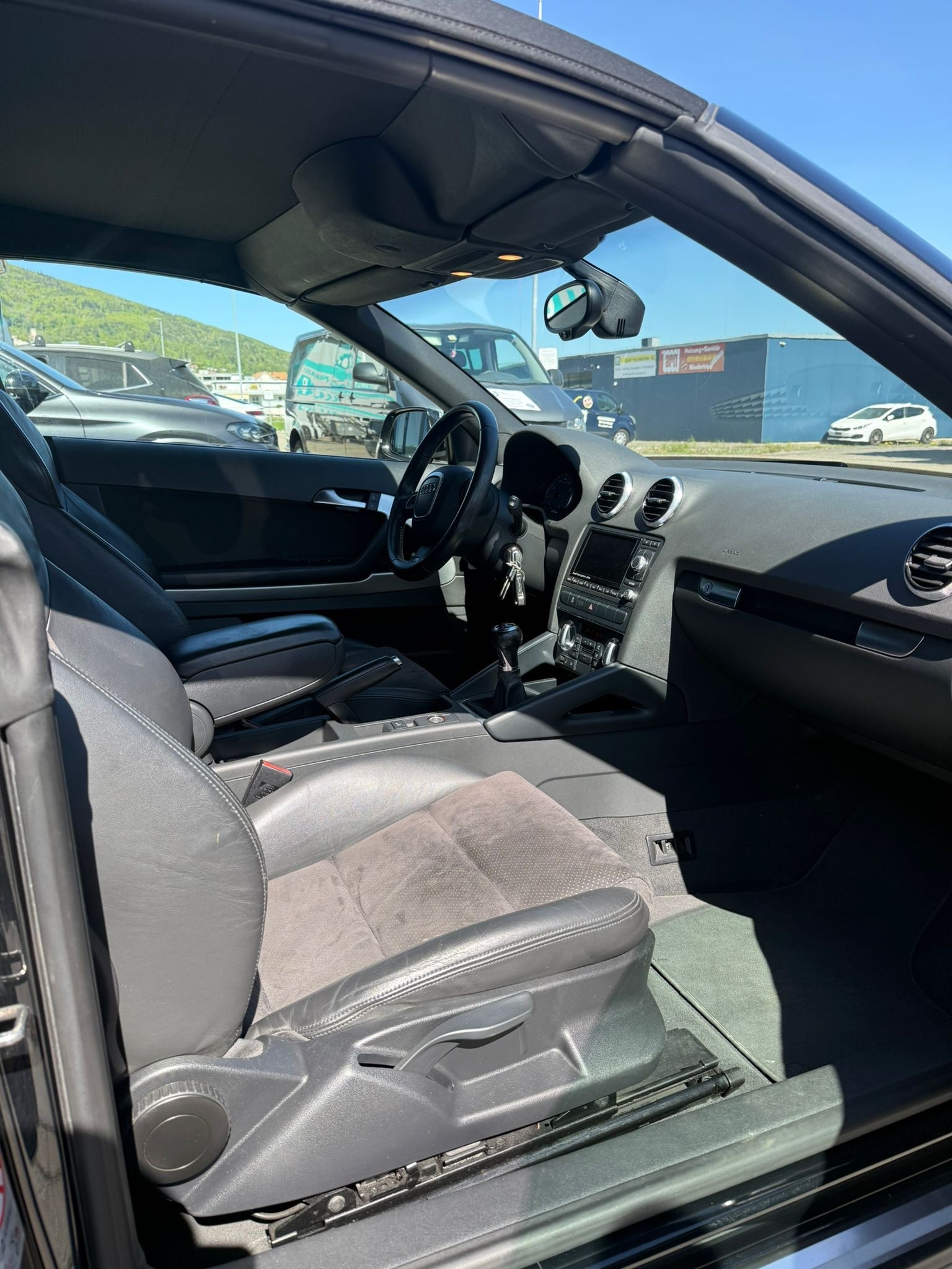 AUDI A3 Cabriolet 1.8 TFSI Ambition-image-9