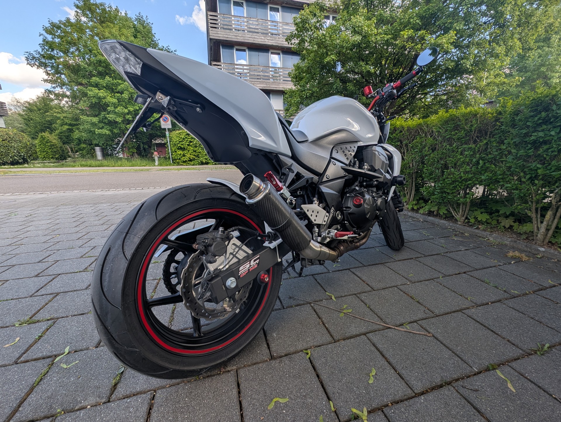 KAWASAKI Z 750 ABS-image-3