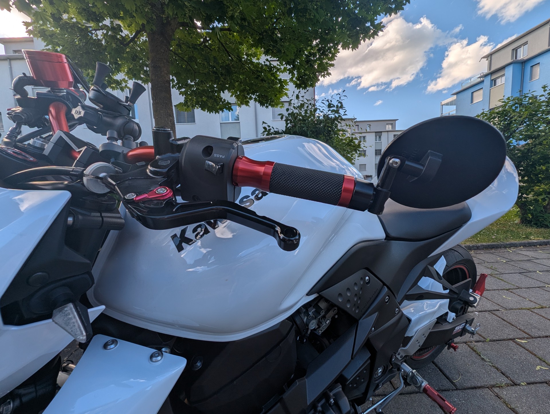 KAWASAKI Z 750 ABS-image-6