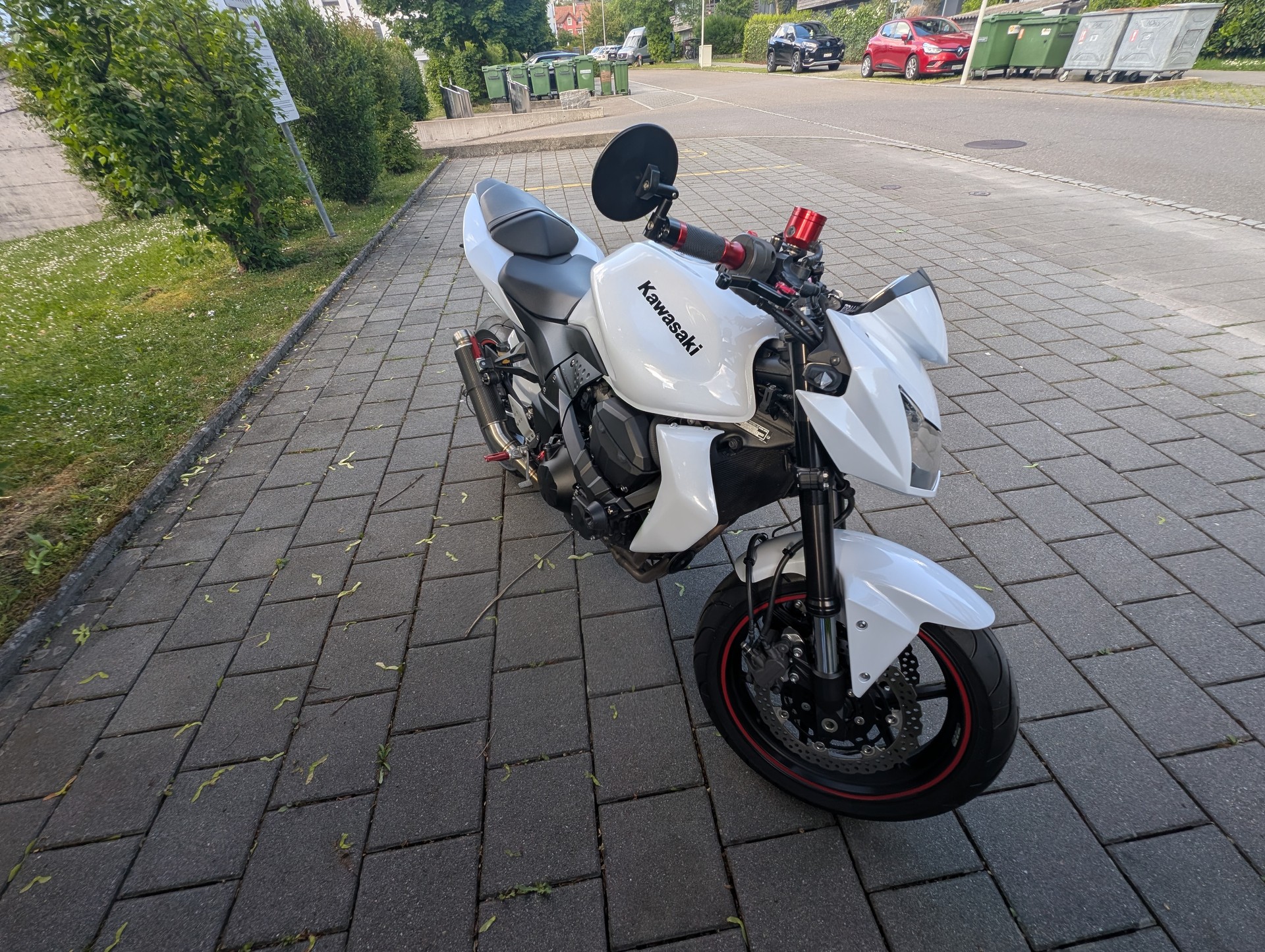 KAWASAKI Z 750 ABS-image-2