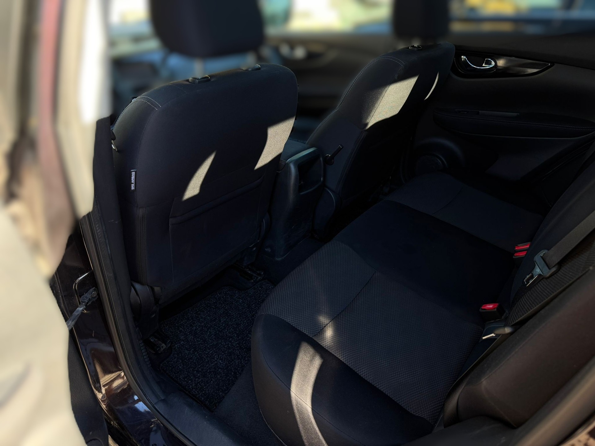 NISSAN QASHQAI-image-19