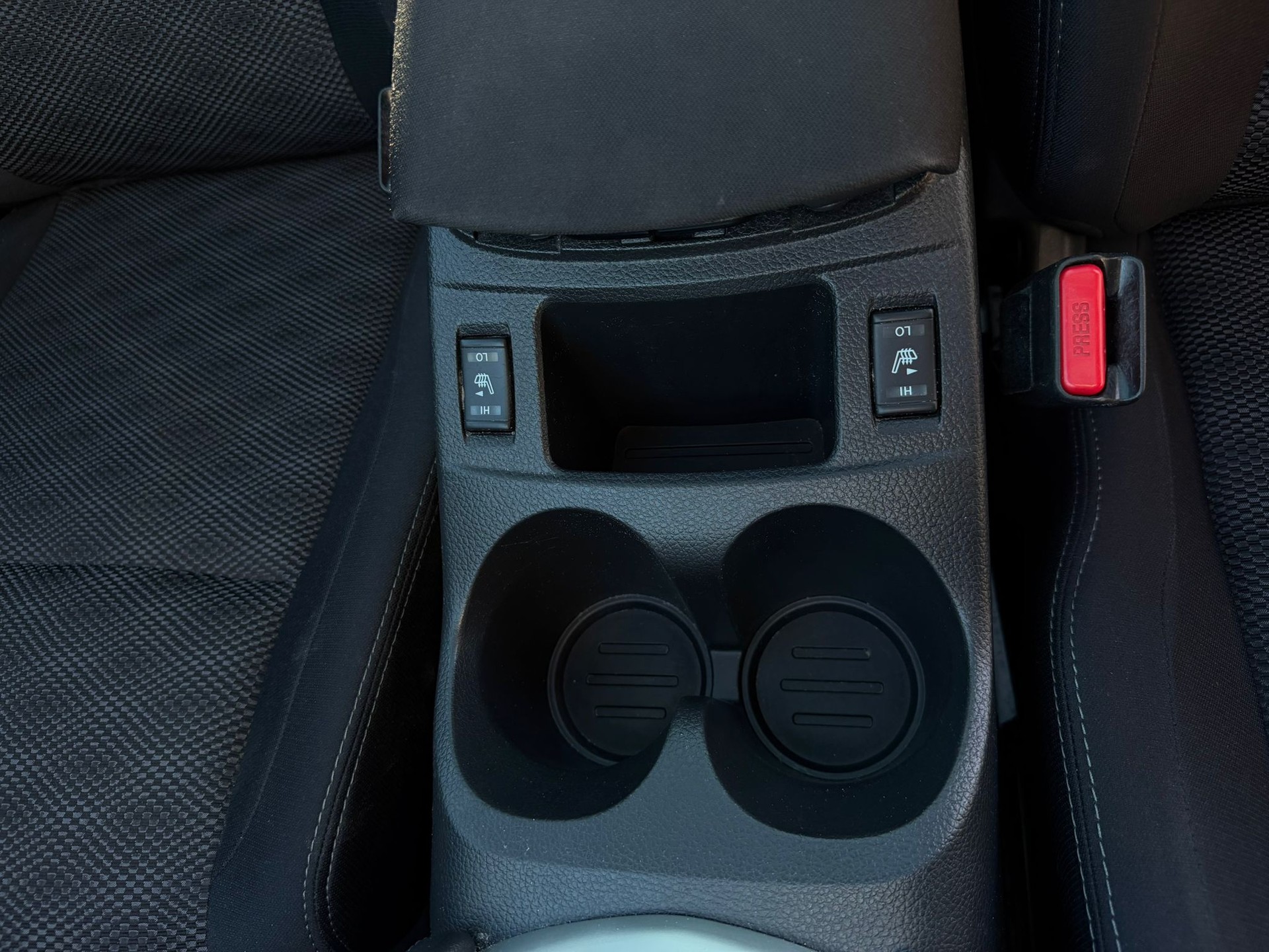 NISSAN QASHQAI-image-8