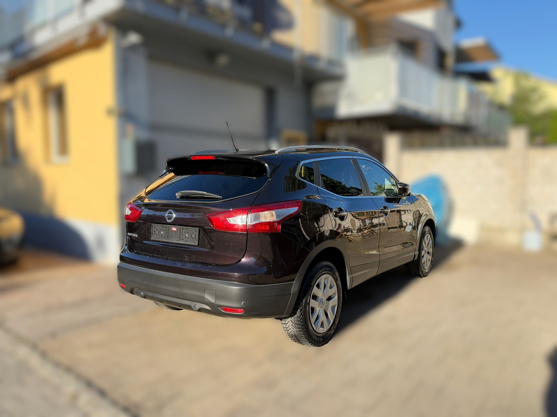 NISSAN QASHQAI-image-4