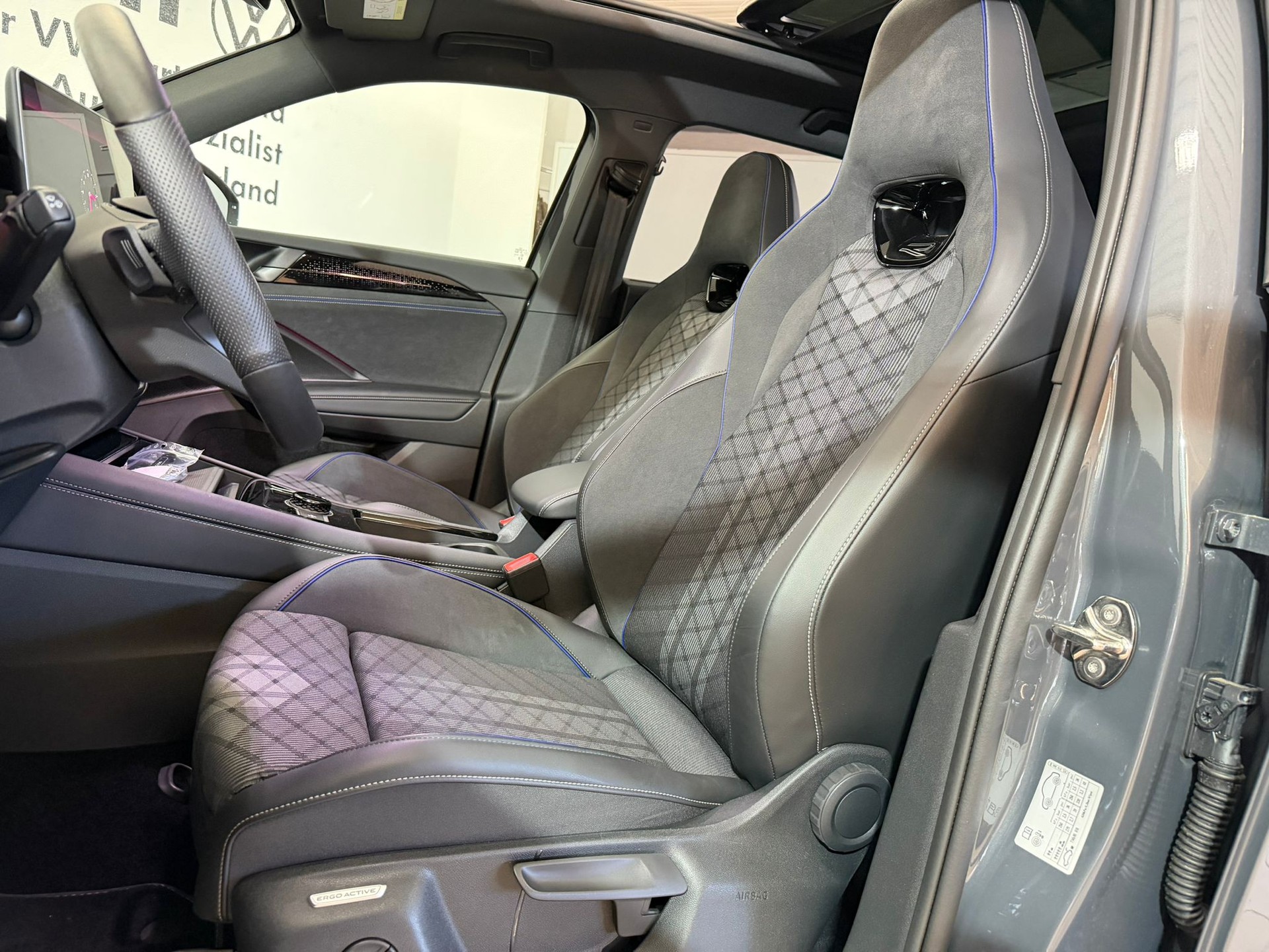 VW Tayron 2.0 TSI R-Line DSG 4Motion-image-6