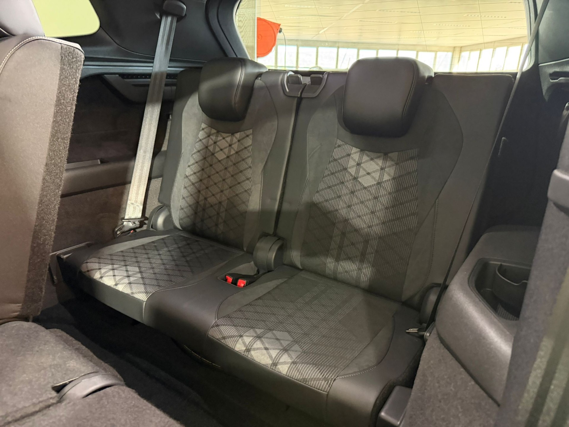 VW Tayron 2.0 TSI R-Line DSG 4Motion-image-8