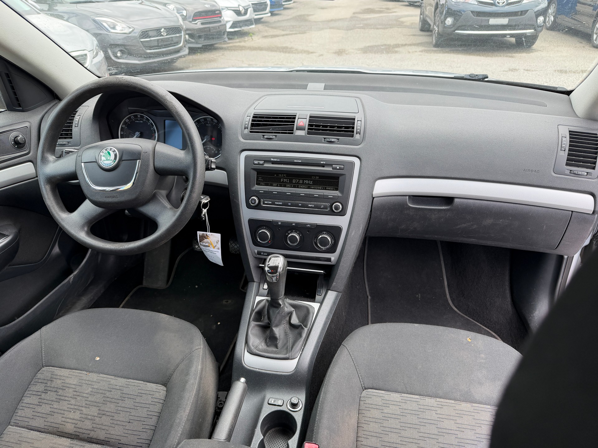 SKODA Octavia Combi 2.0 TDI Arosa 4x4-image-10