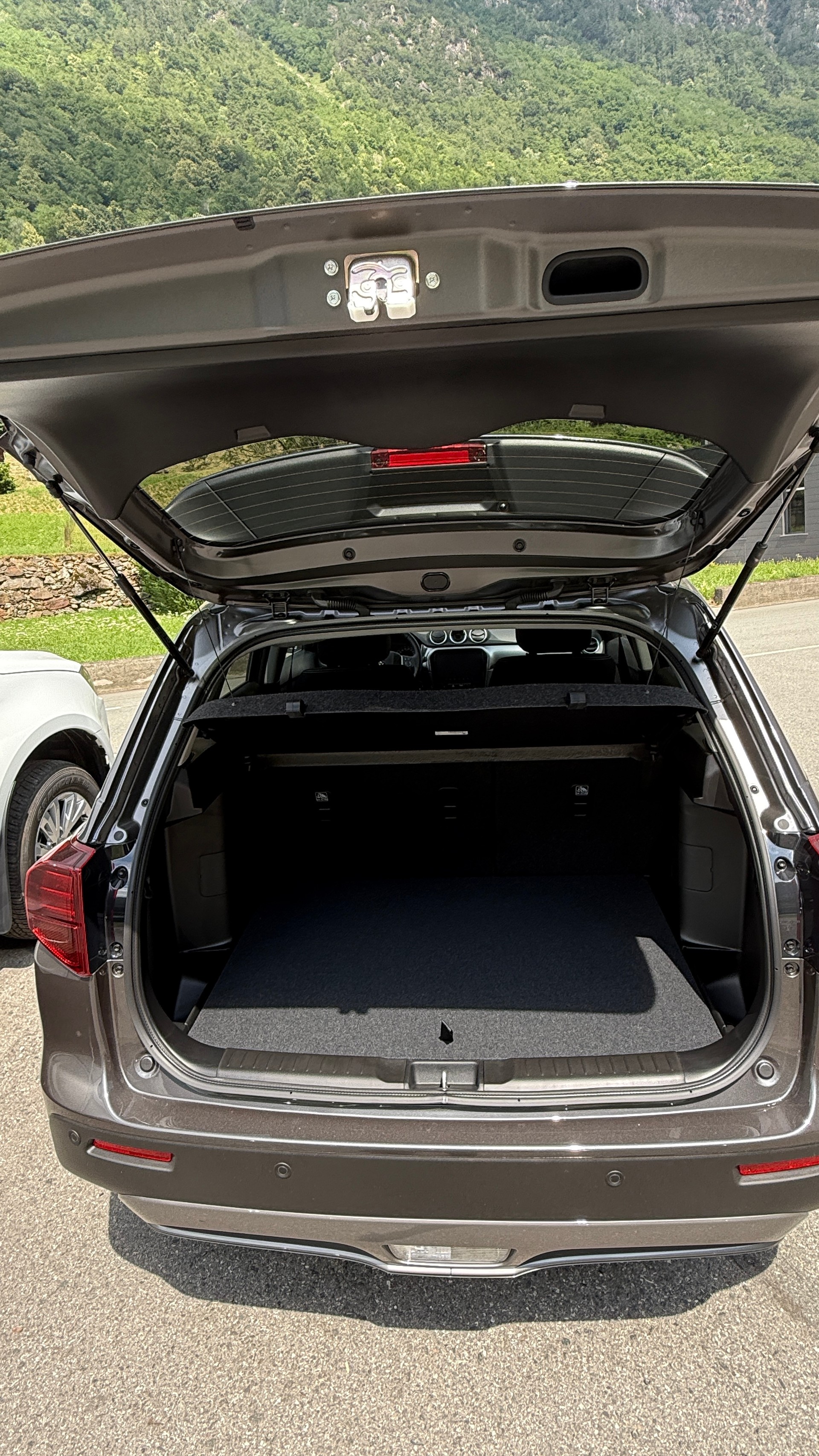 SUZUKI Vitara 1.4 Boosterjet Compact + 4x4 Hybrid Automatic-image-4