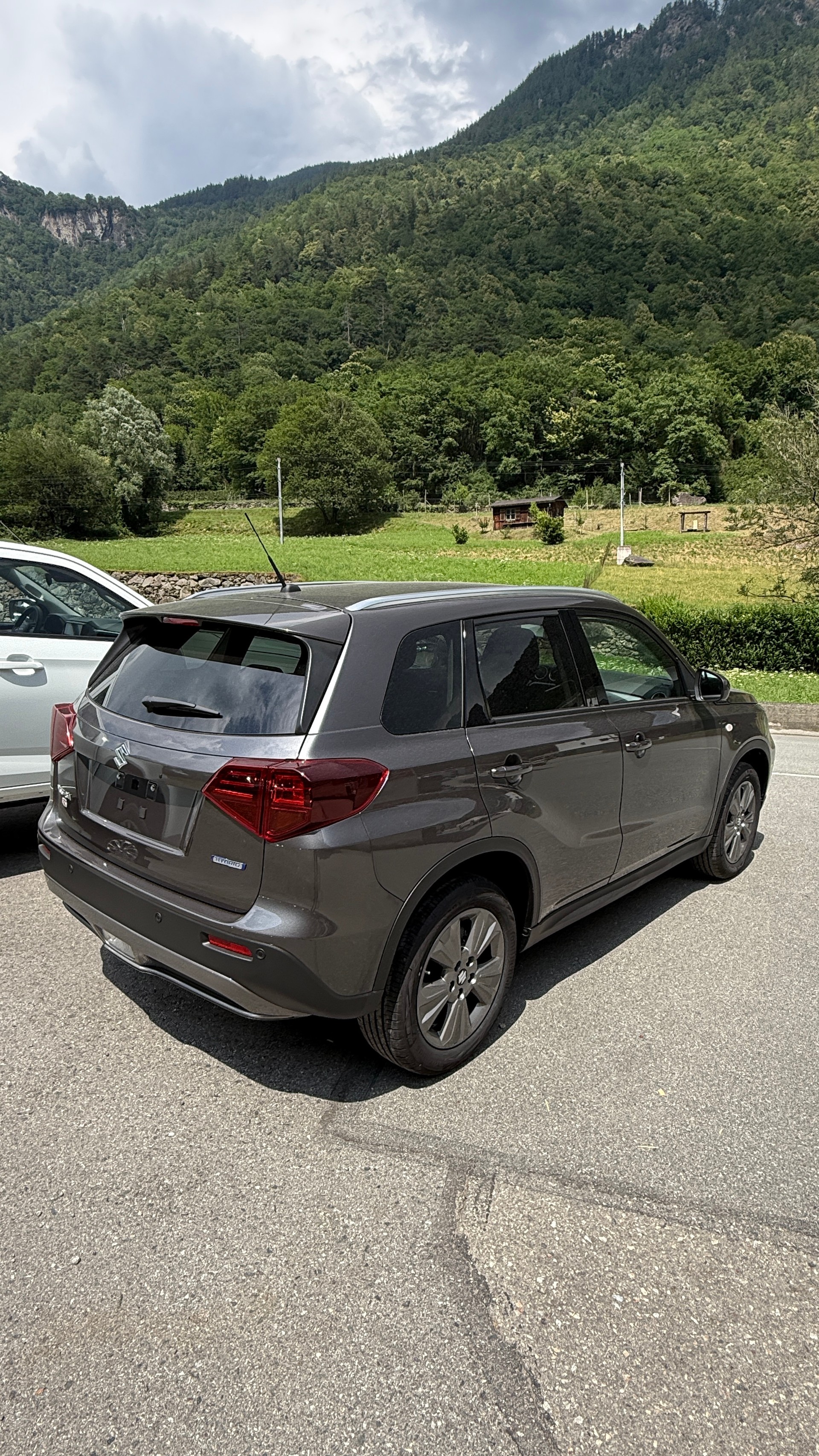 SUZUKI Vitara 1.4 Boosterjet Compact + 4x4 Hybrid Automatic-image-2