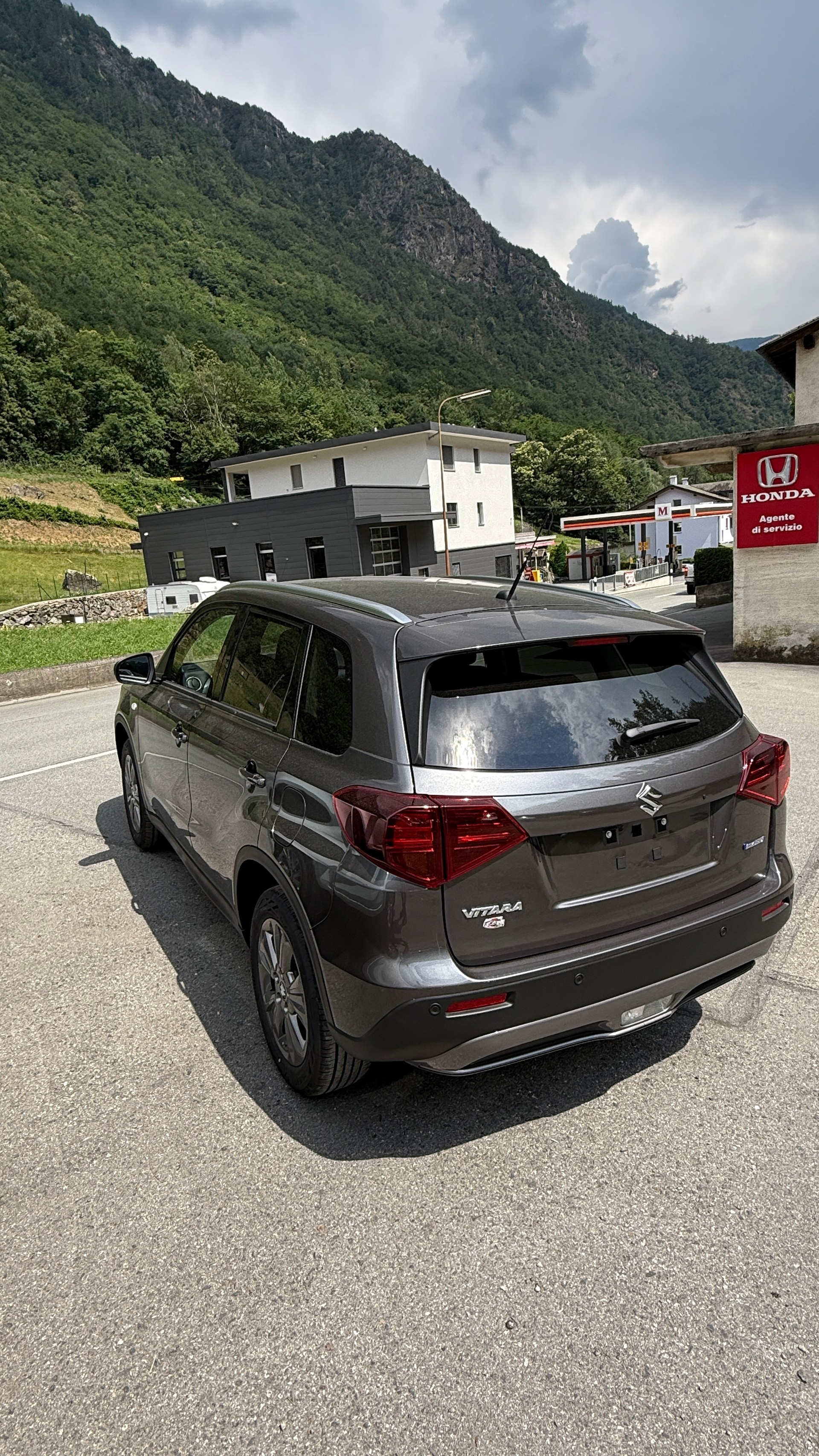 SUZUKI Vitara 1.4 Boosterjet Compact + 4x4 Hybrid Automatic-image-3