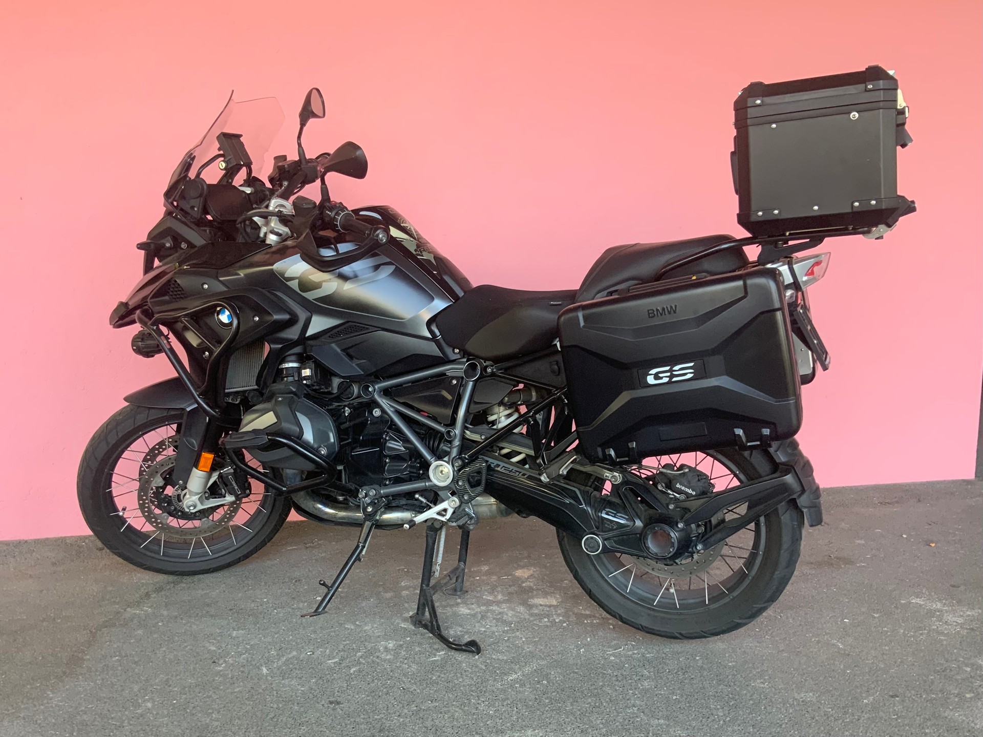 BMW R 1250 GS Triple Black-image-2