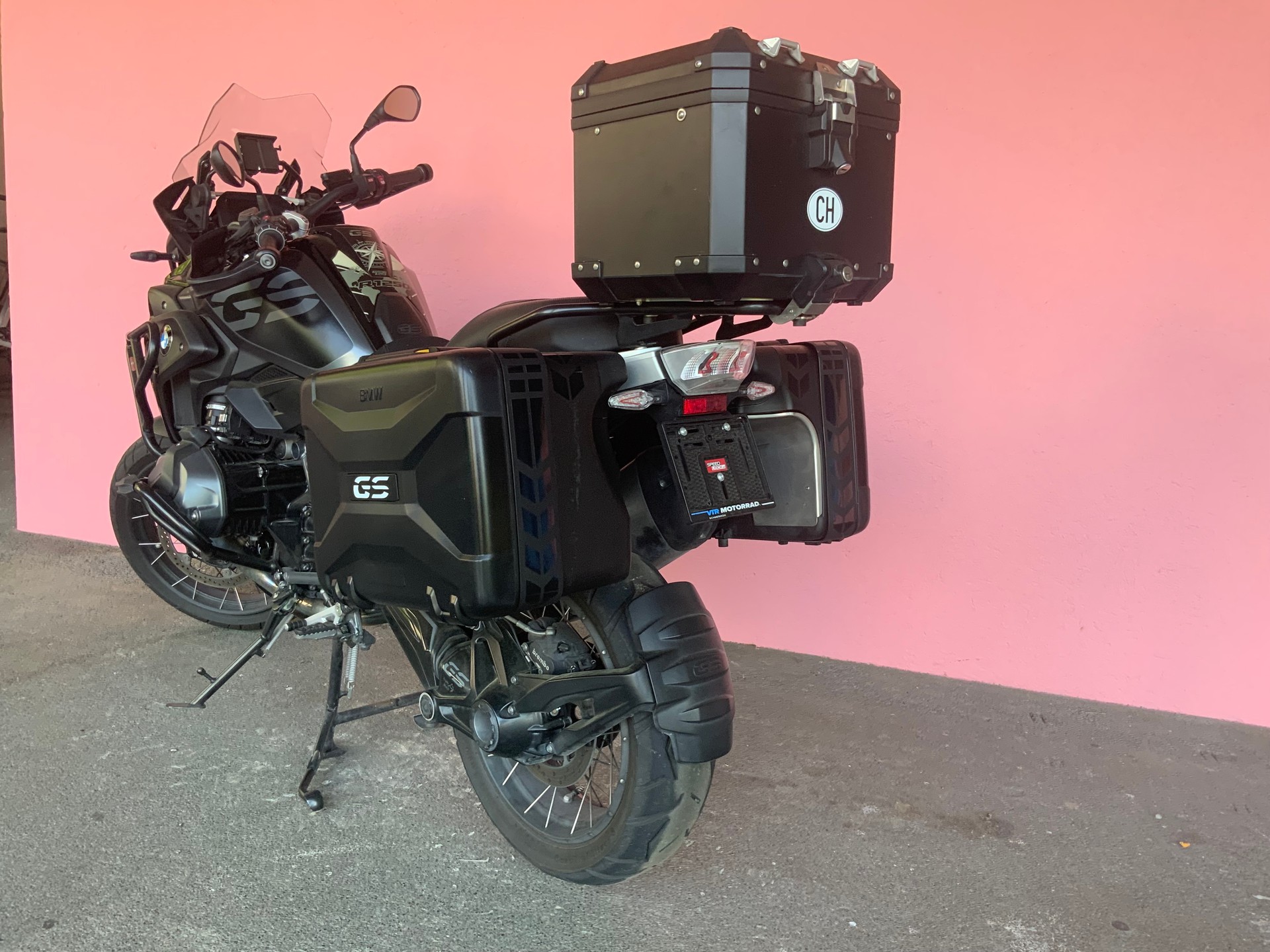 BMW R 1250 GS Triple Black-image-1