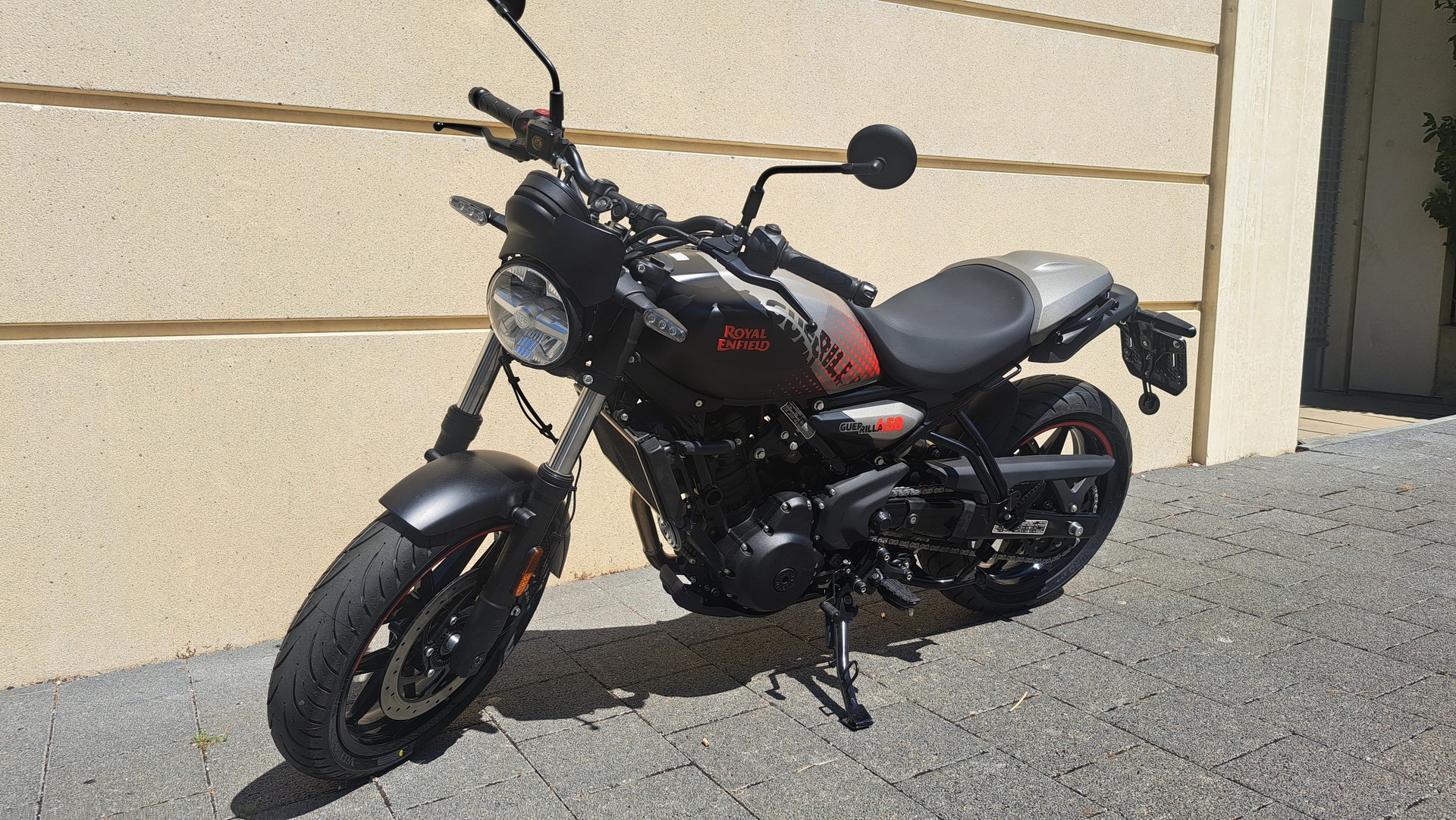 HUSQVARNA Svartpilen 401-image-0