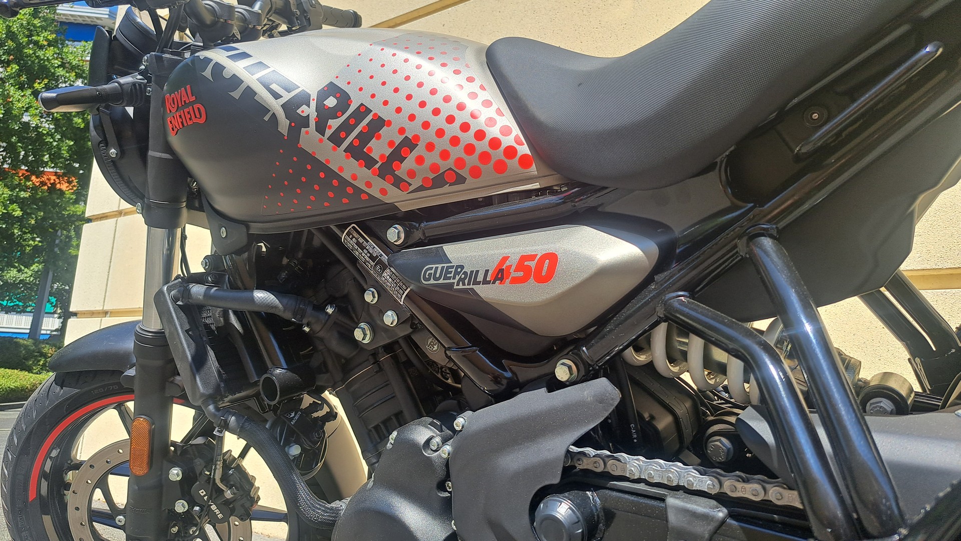 HUSQVARNA Svartpilen 401-image-1