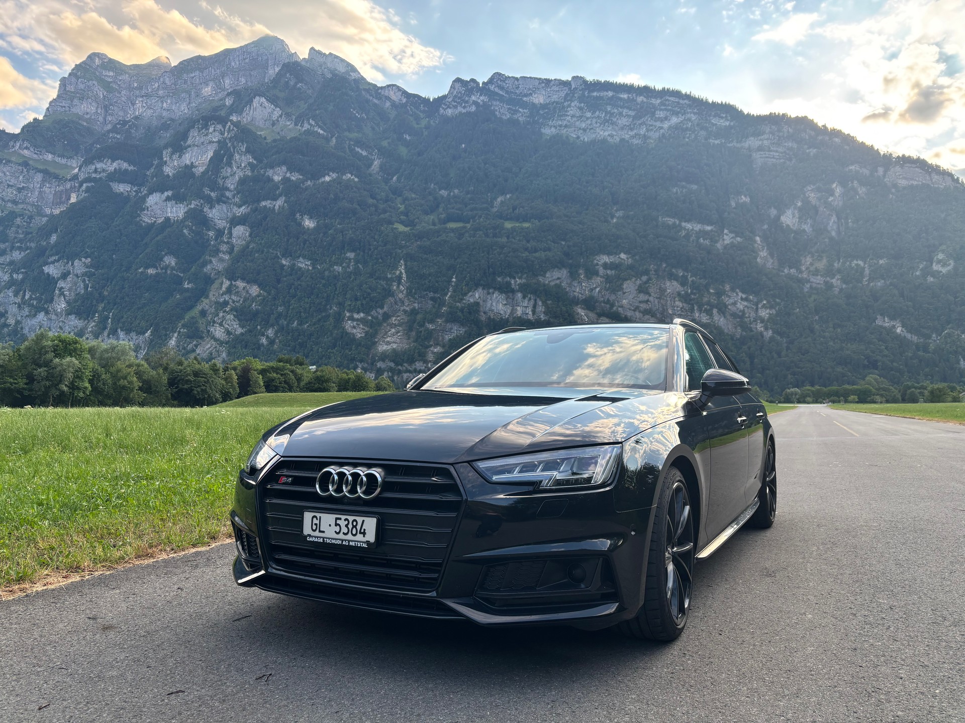 AUDI 3.0 V6 TFSI quattro S-Tronic-image-1