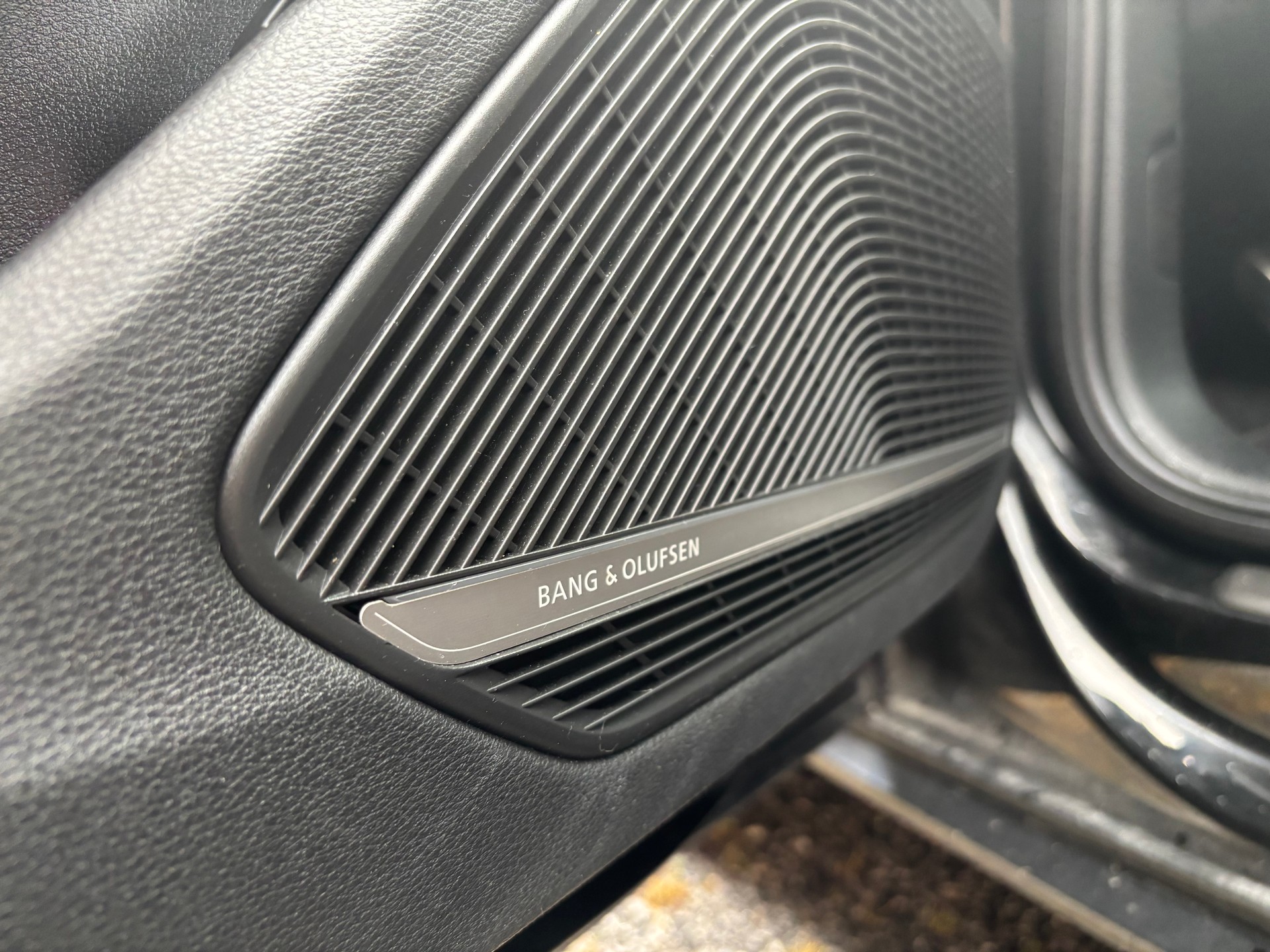 AUDI 3.0 V6 TFSI quattro S-Tronic-image-13