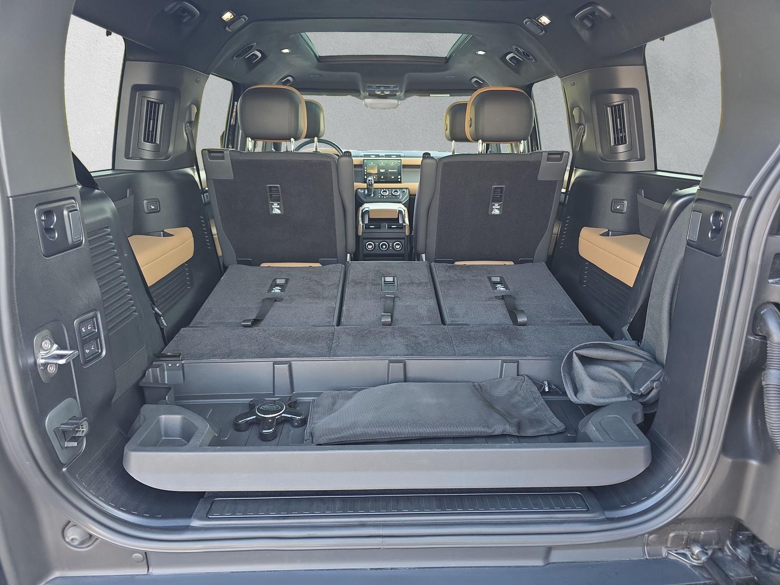 LAND ROVER Defender 130 3.0 D I6 300 X-Dynamic HSE (CH) AHK 3.0T 📍-image-9