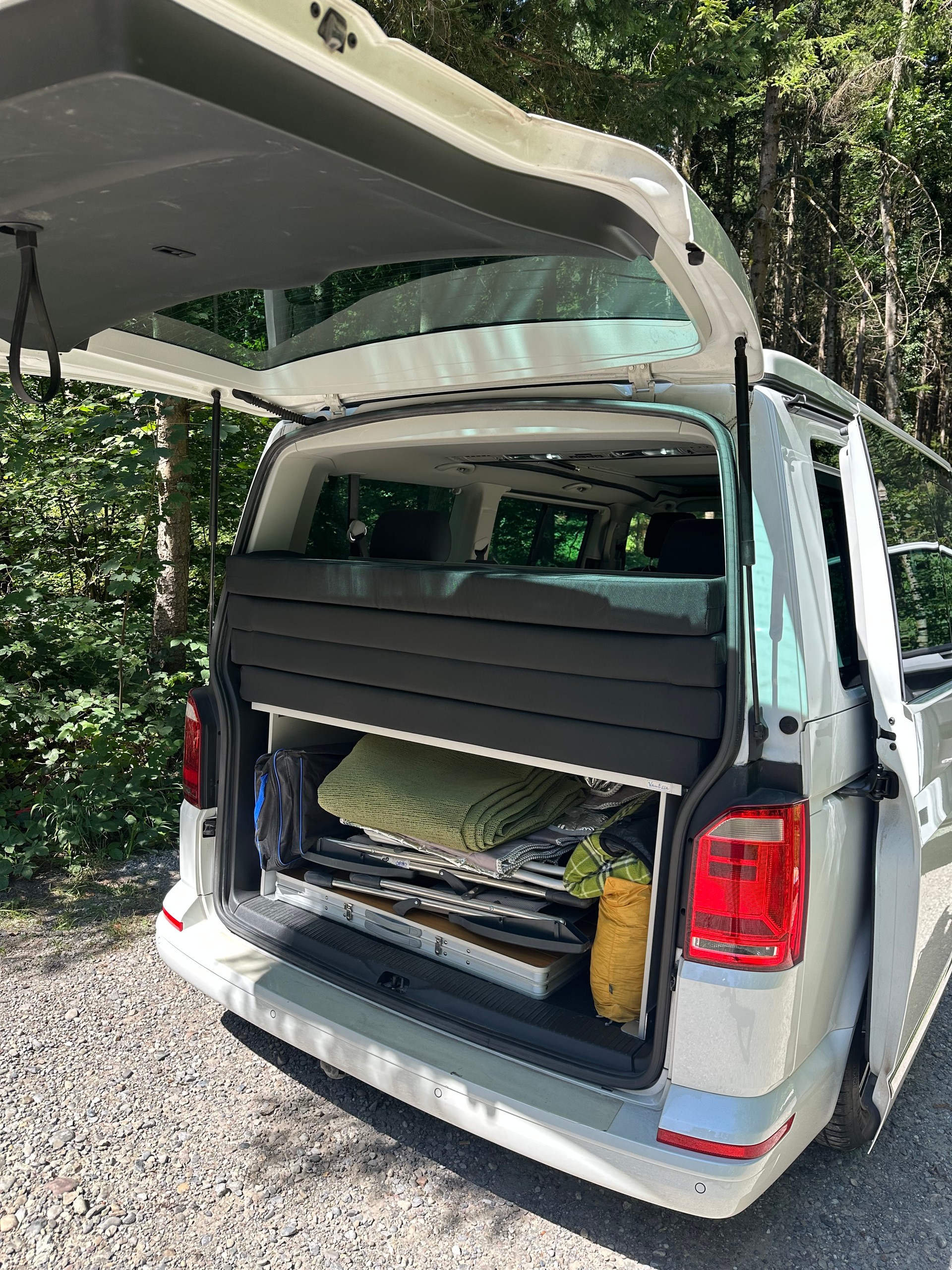 VW T6 Caravelle Highline TSI 2.0 4Motion mit 4 Schlafplätzen-image-6