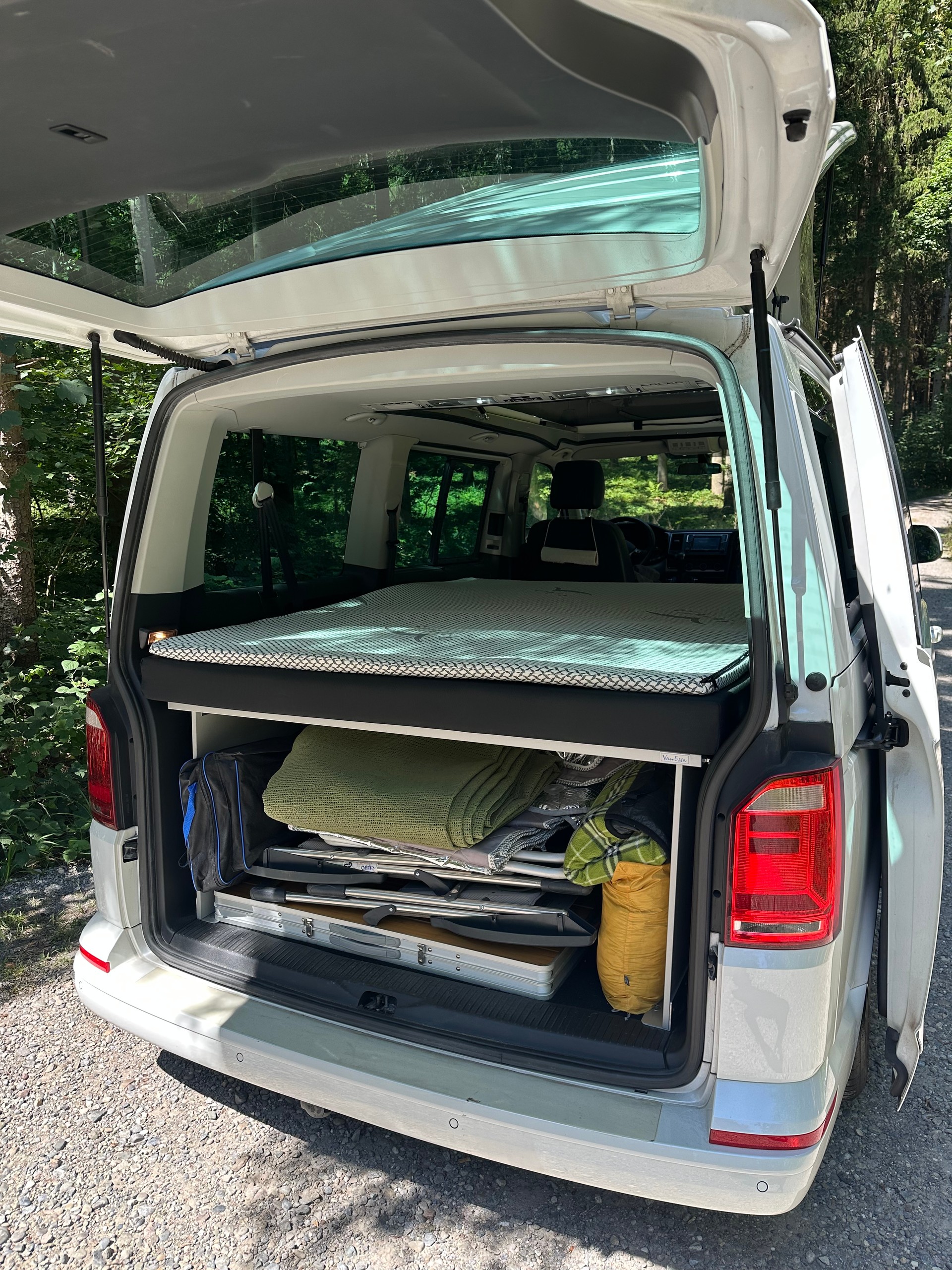 VW T6 Caravelle Highline TSI 2.0 4Motion mit 4 Schlafplätzen-image-7