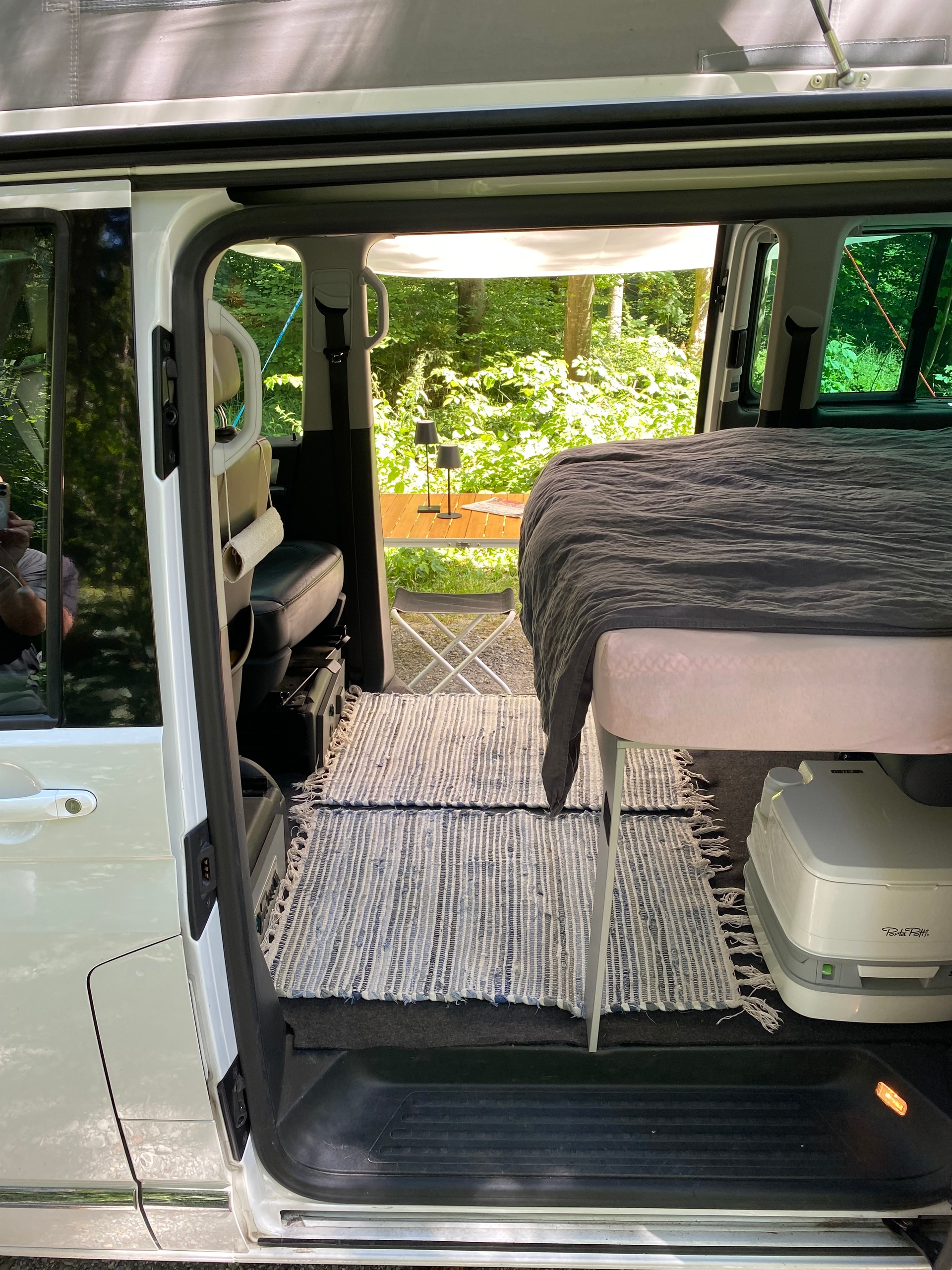 VW T6 Caravelle Highline TSI 2.0 4Motion mit 4 Schlafplätzen-image-9