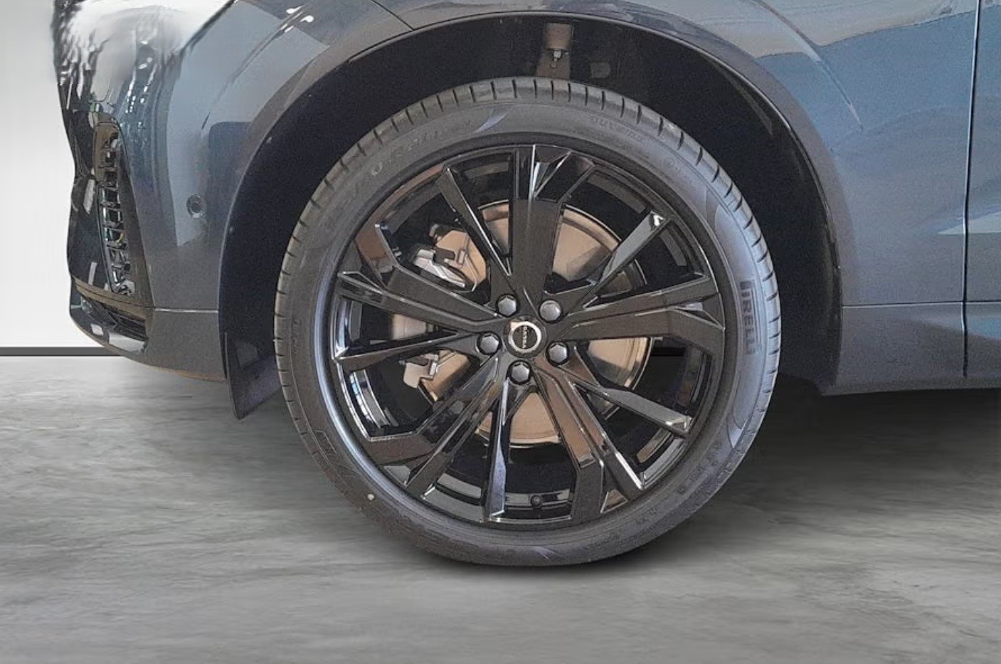 VOLVO XC60 T6 eAWD PluginHybrid Plus Dark Geartronic-showroom-element-3