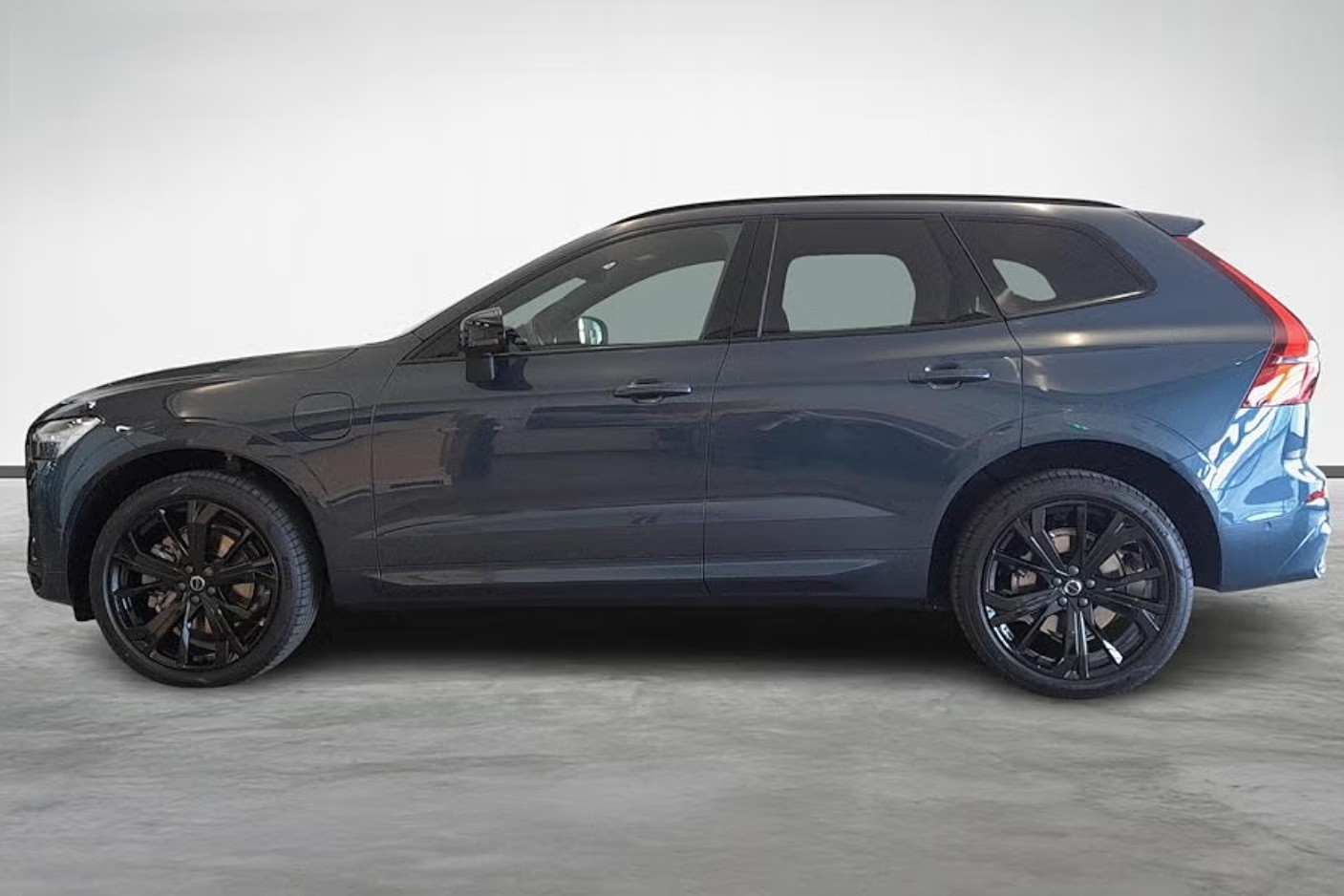 VOLVO XC60 T6 eAWD PluginHybrid Plus Dark Geartronic-showroom-element-1