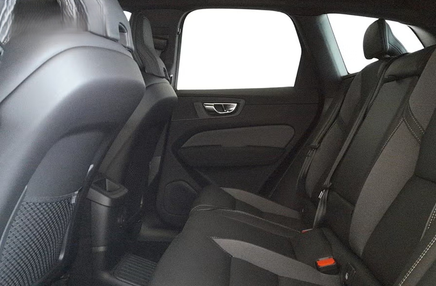 VOLVO XC60 T6 eAWD PluginHybrid Plus Dark Geartronic-image-14
